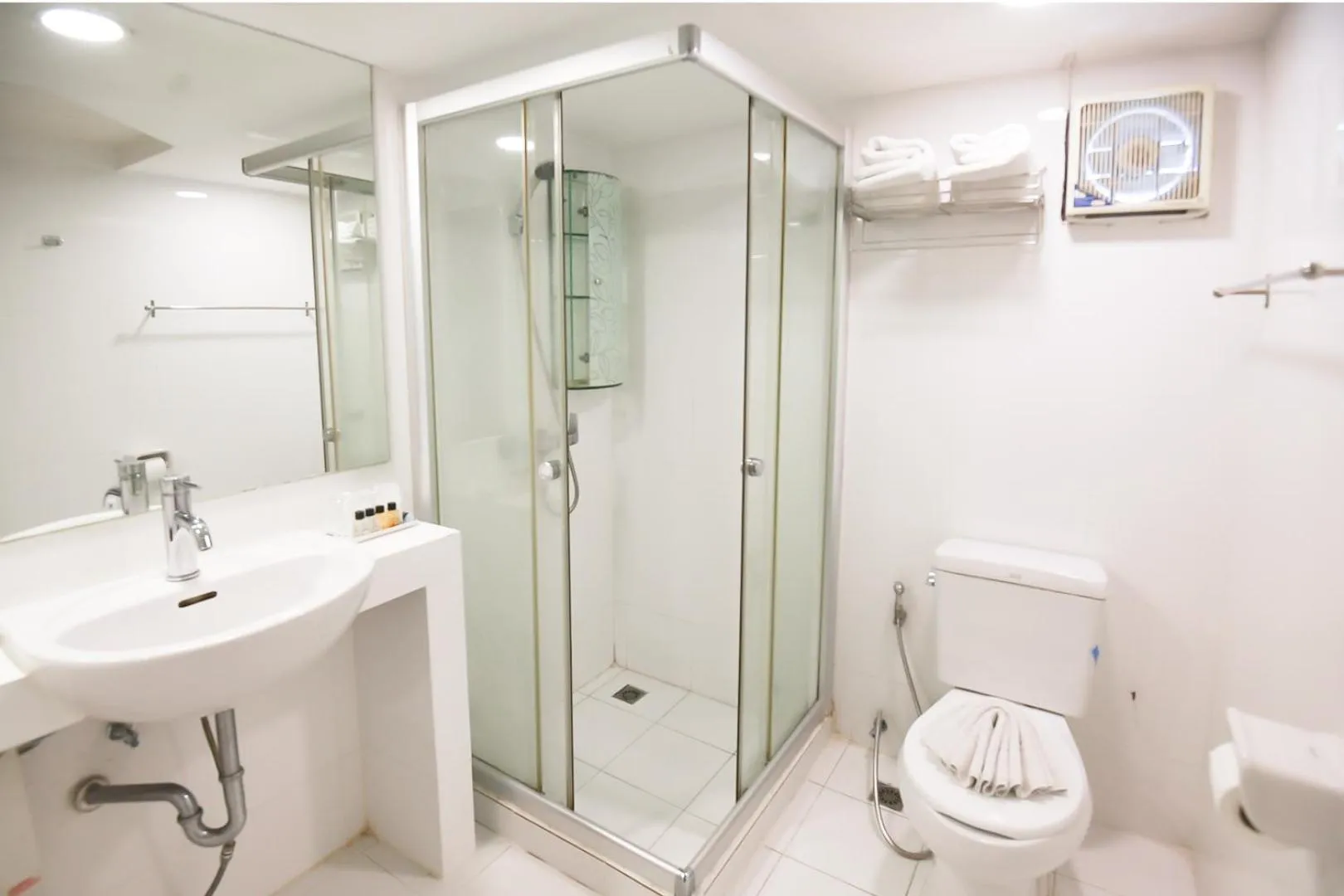 Bathroom in Pattaya Hiso Hotel