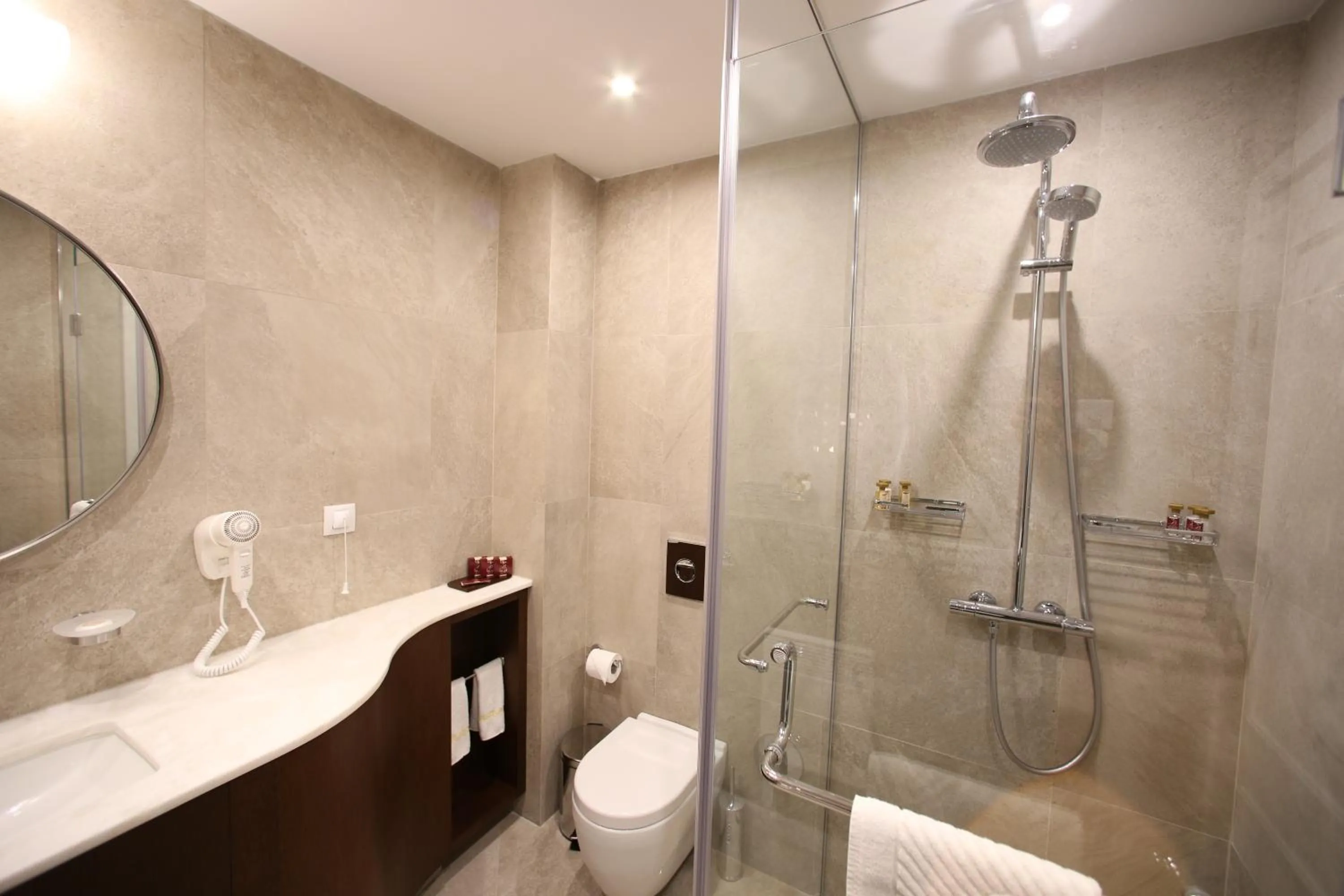 Bathroom in Casino&Hotel efbet Trakya
