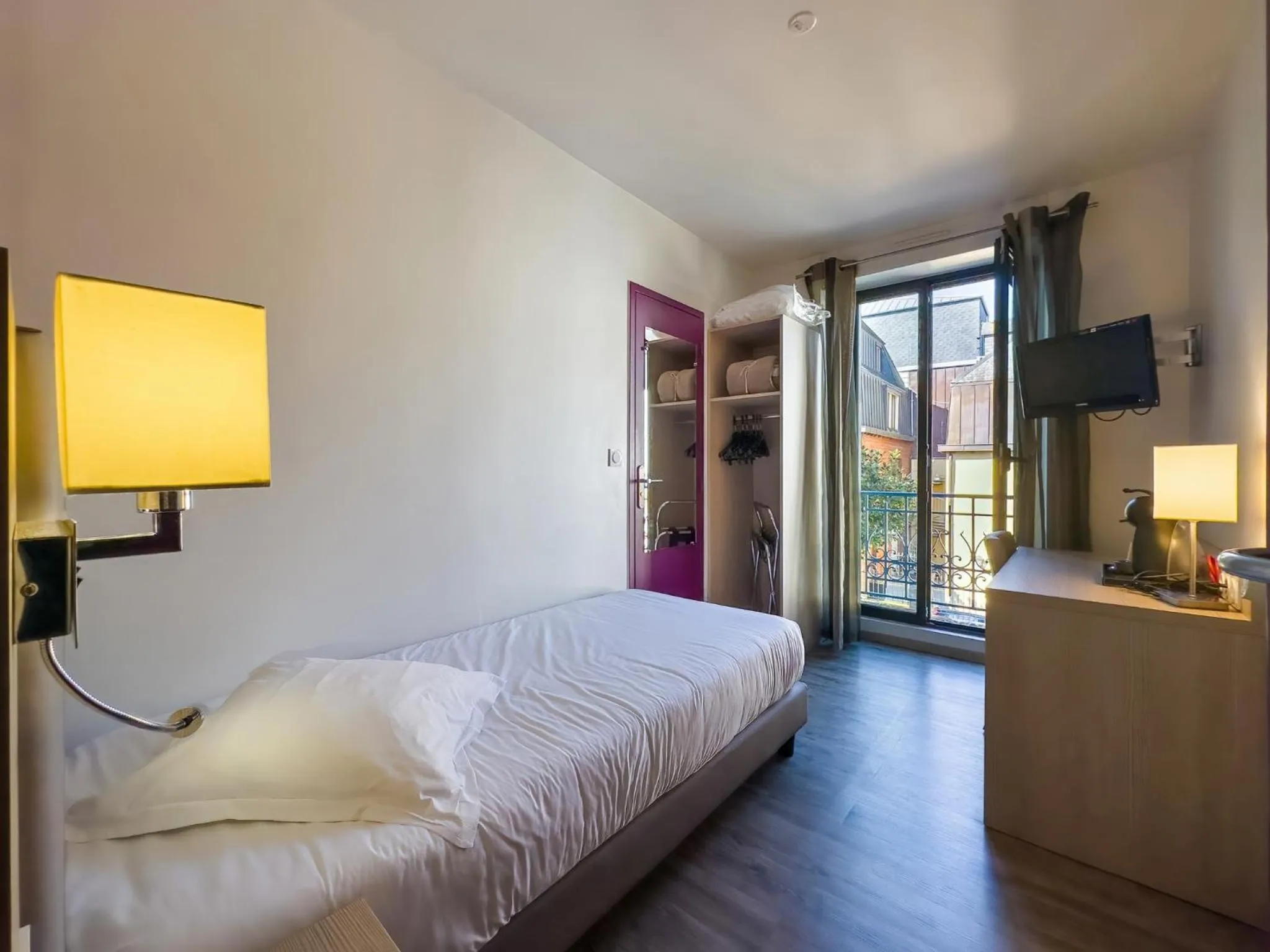 Bed in Hotel De La Gare