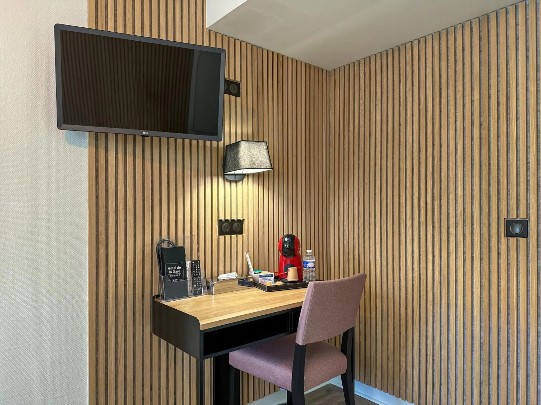 TV and multimedia in Hotel De La Gare