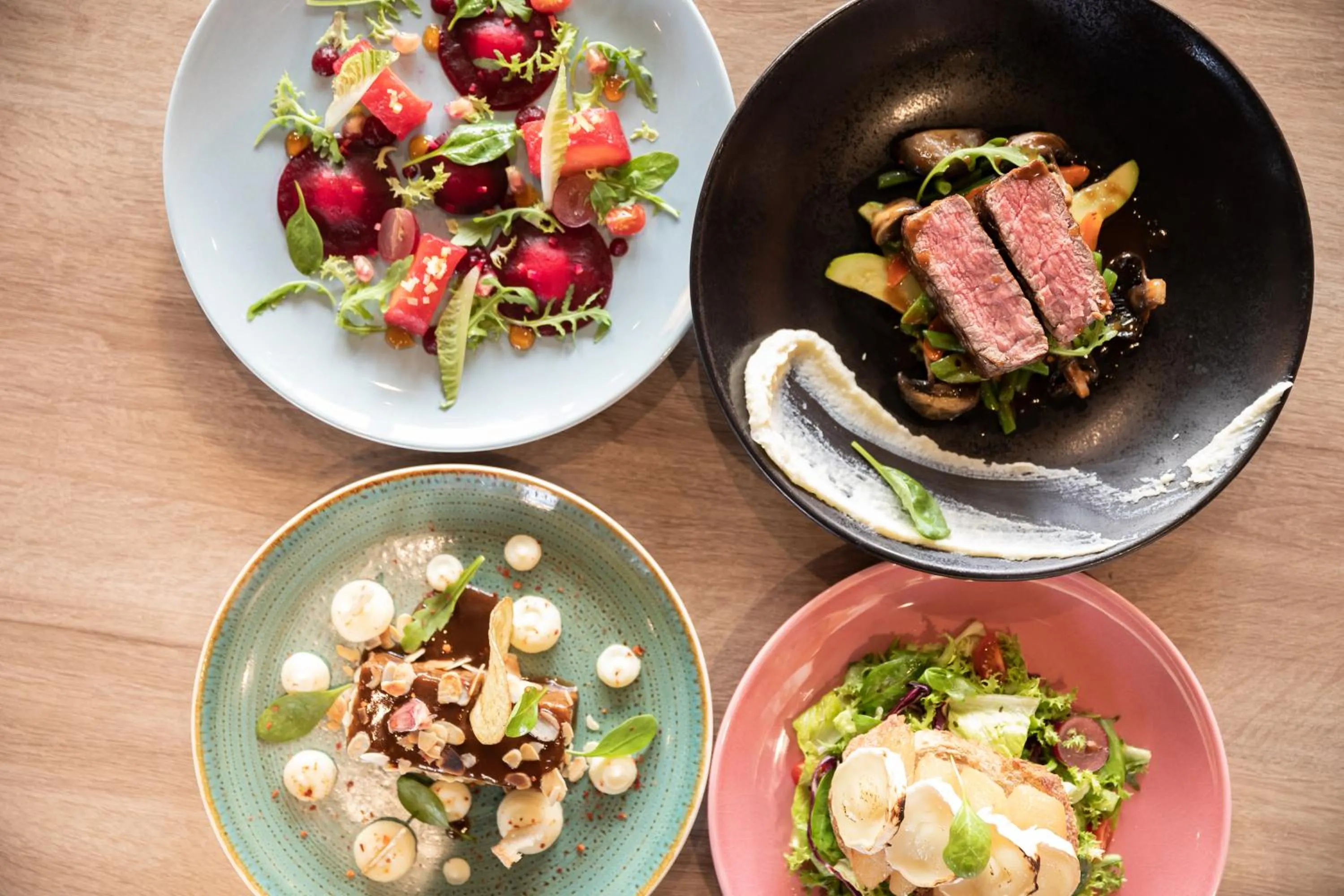 Restaurant/places to eat in ONOMO Hotel Conakry