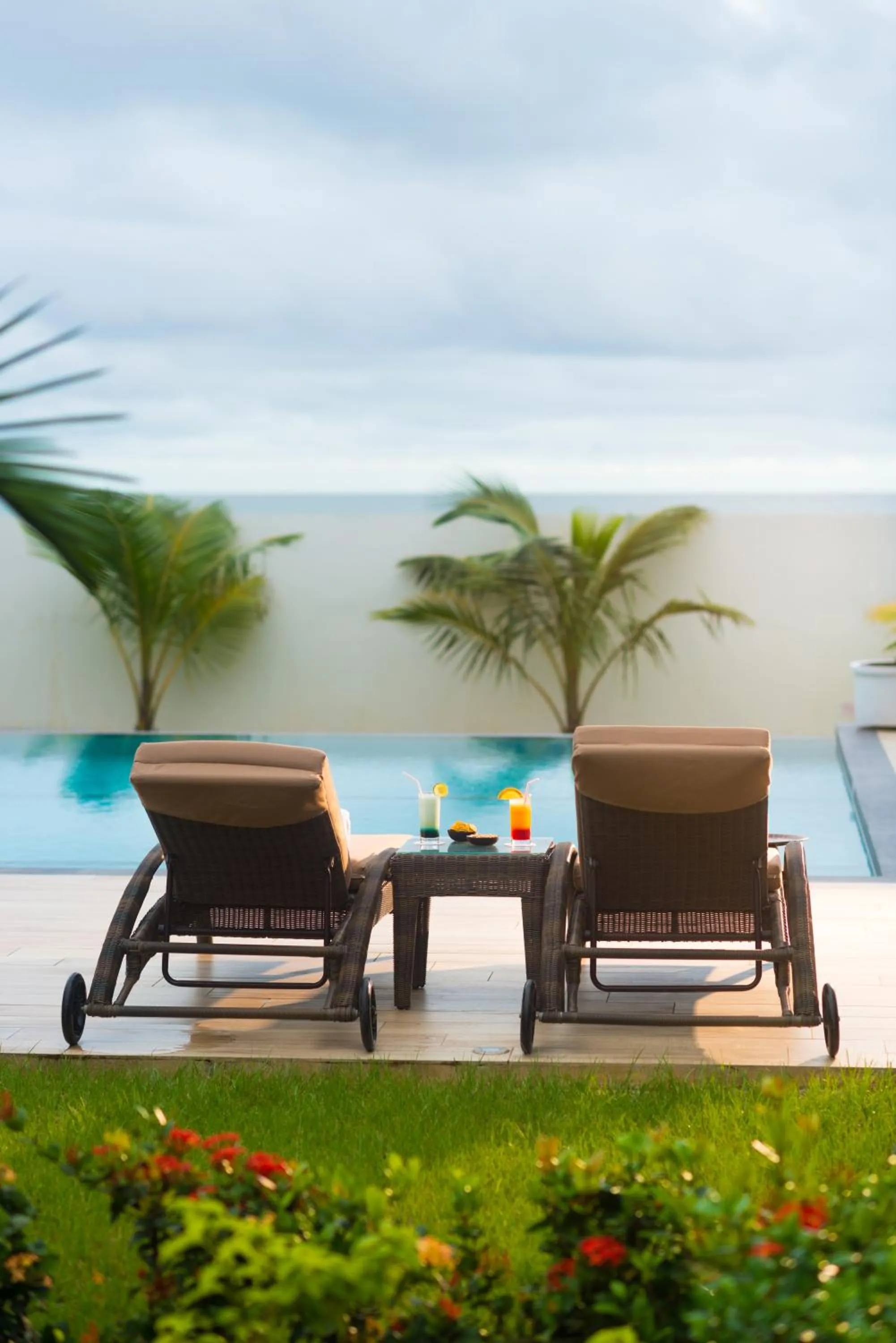 Swimming pool in ONOMO Hotel Conakry