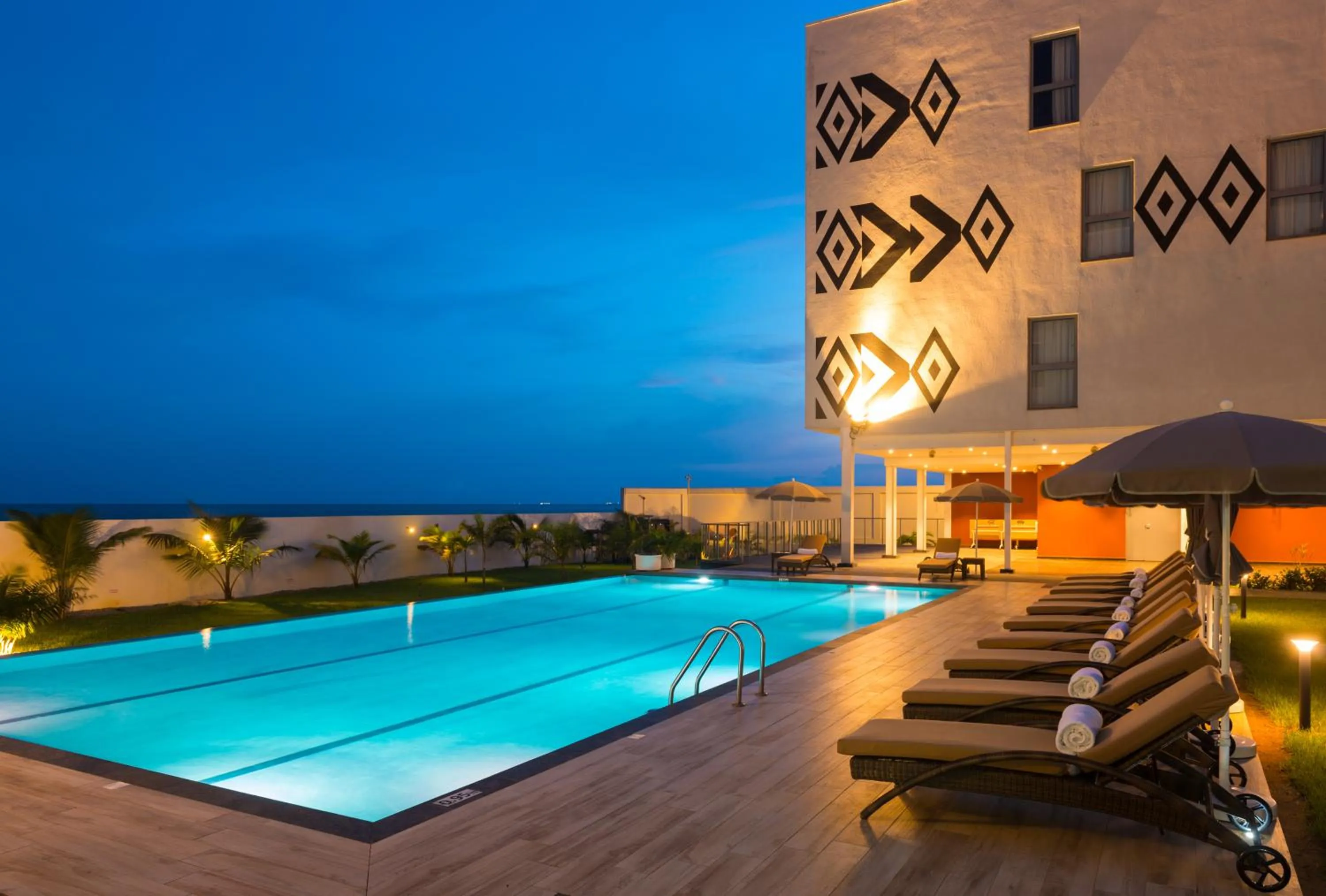 Swimming pool in ONOMO Hotel Conakry