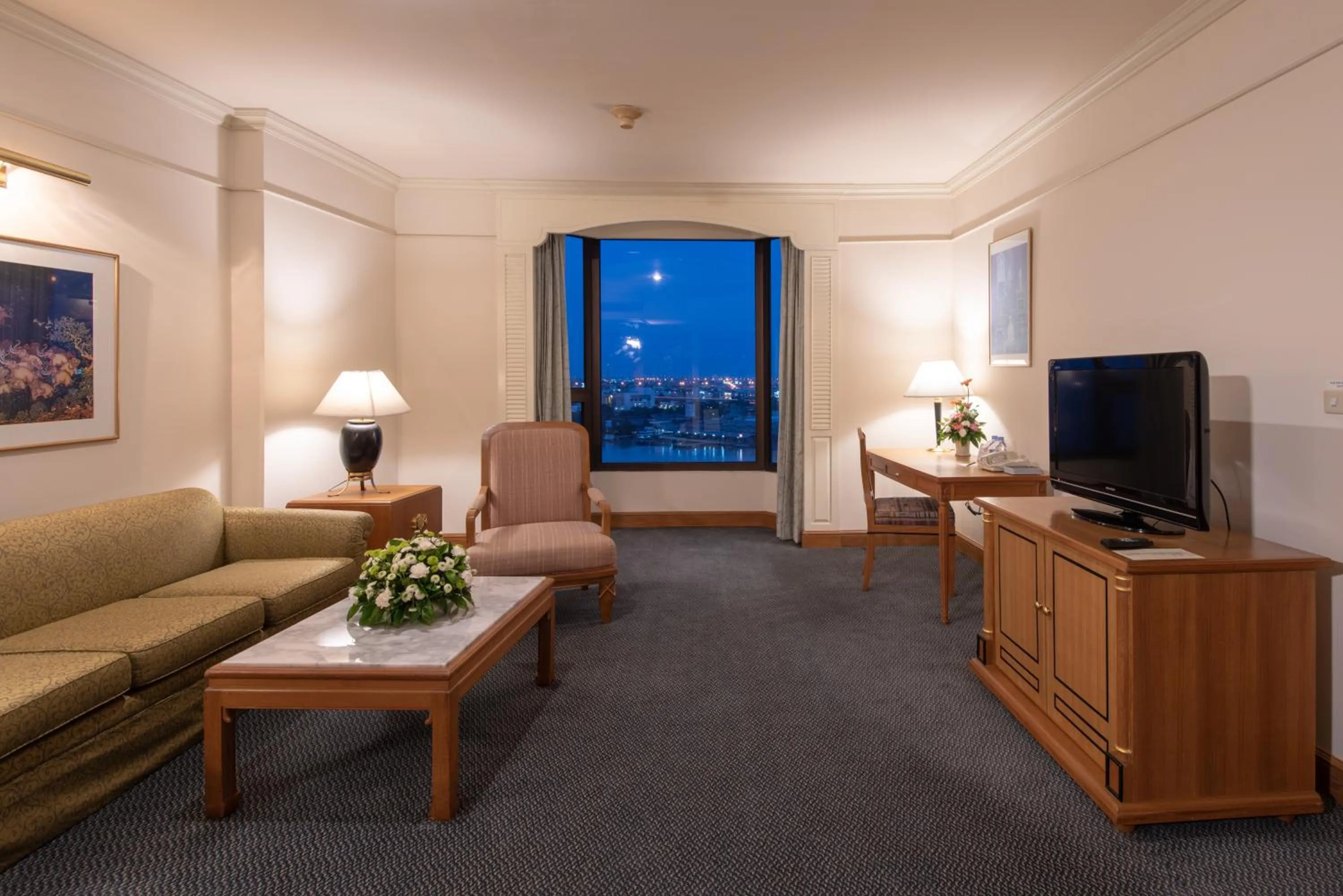 Seating area in Montien Riverside Hotel Bangkok