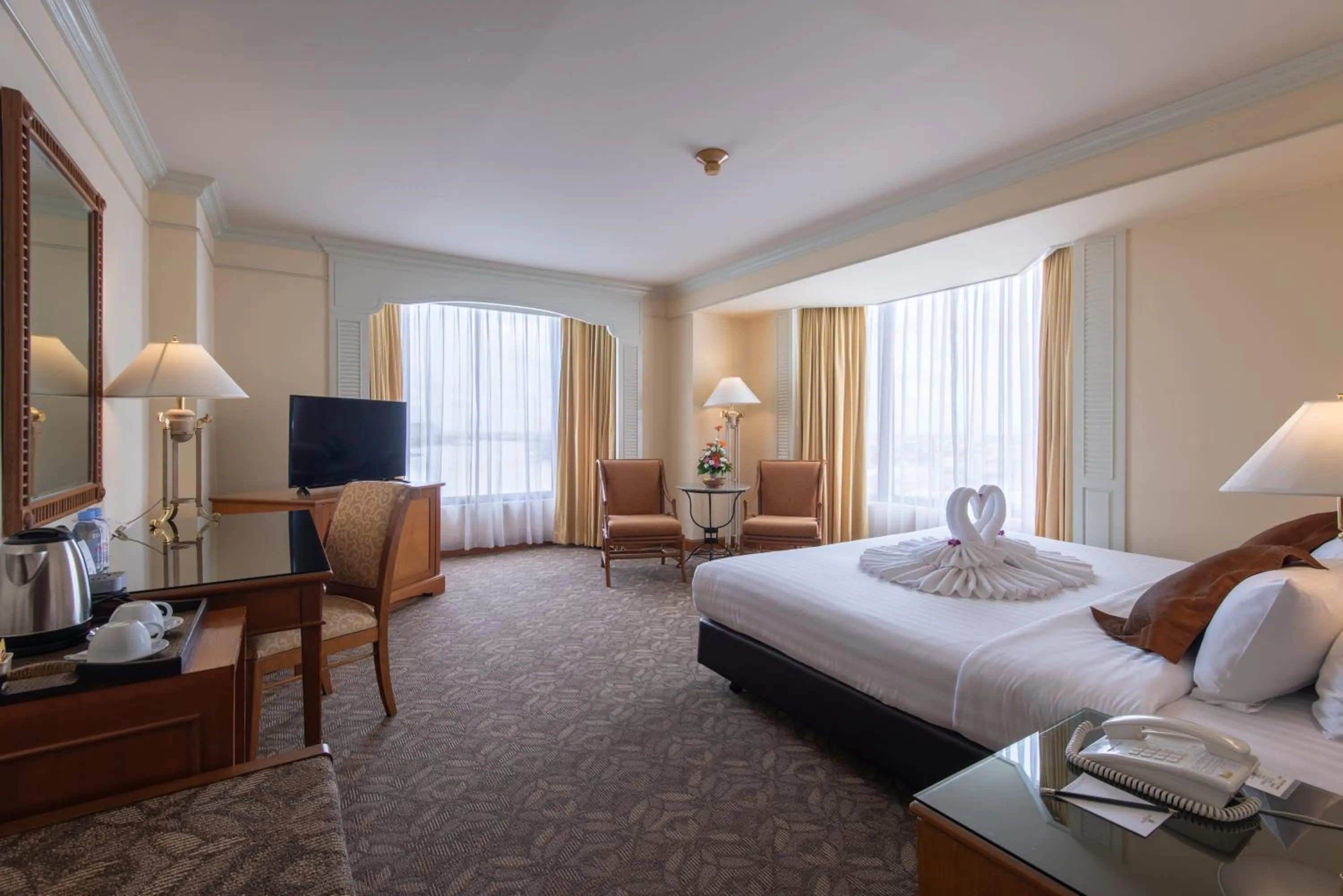 Photo of the whole room in Montien Riverside Hotel Bangkok