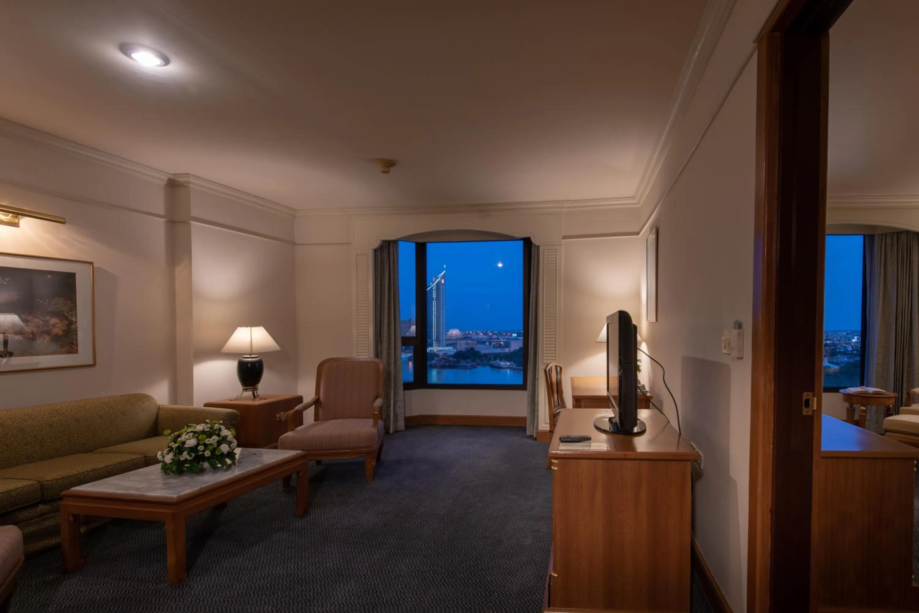 Living room in Montien Riverside Hotel Bangkok