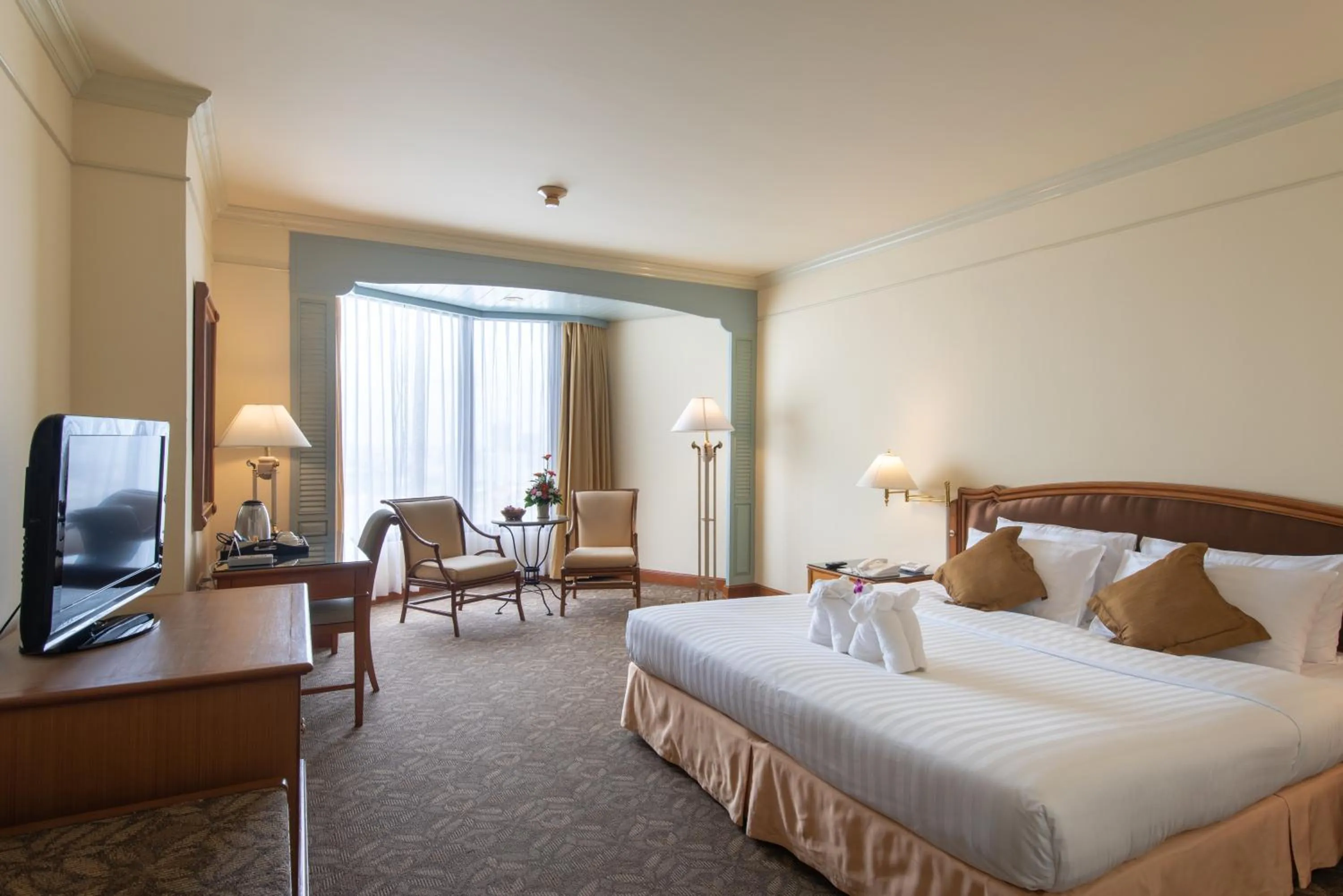 Photo of the whole room in Montien Riverside Hotel Bangkok