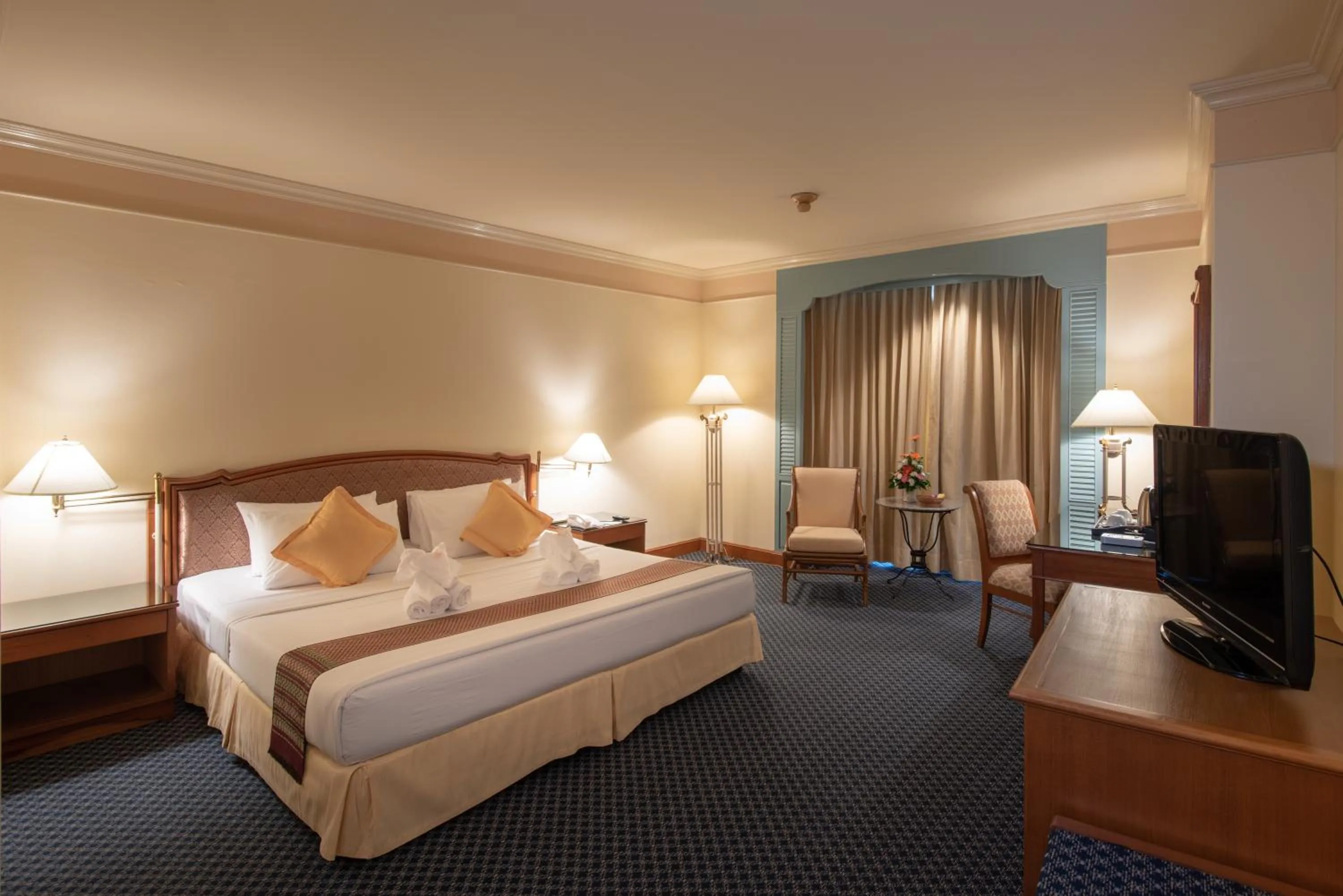 Photo of the whole room in Montien Riverside Hotel Bangkok