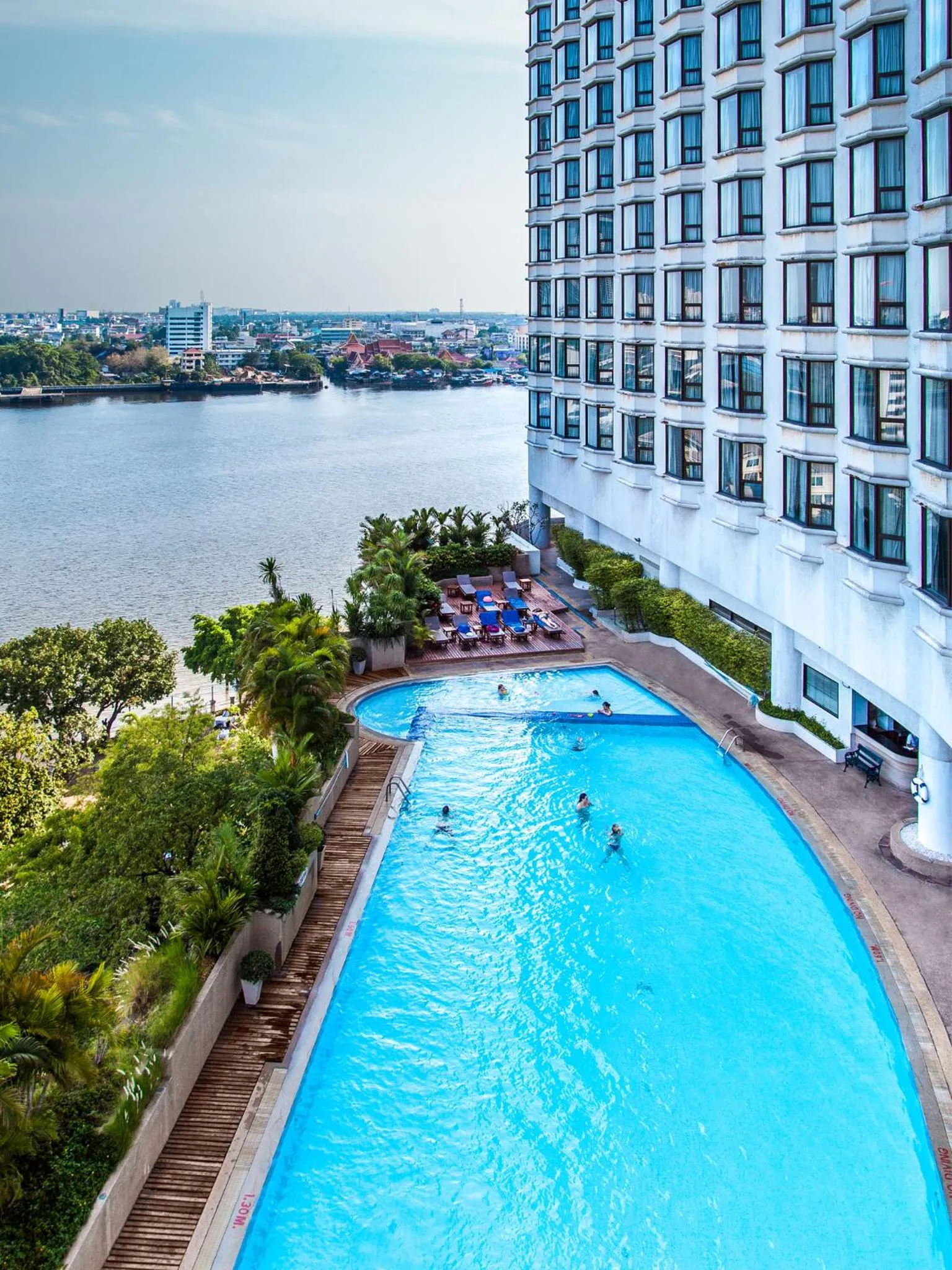 Swimming pool in Montien Riverside Hotel Bangkok