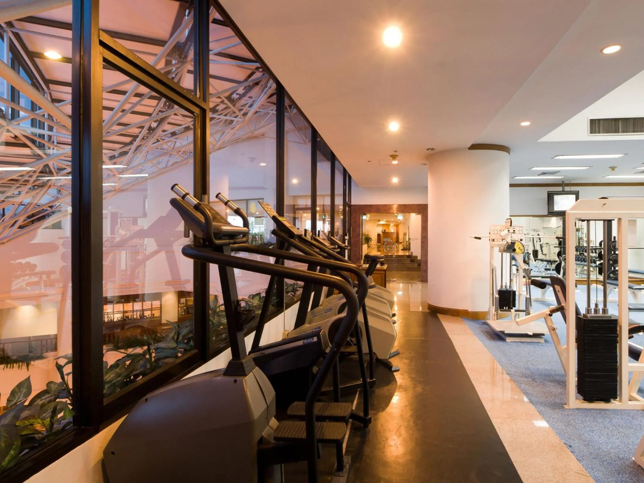 Fitness centre/facilities in Montien Riverside Hotel Bangkok