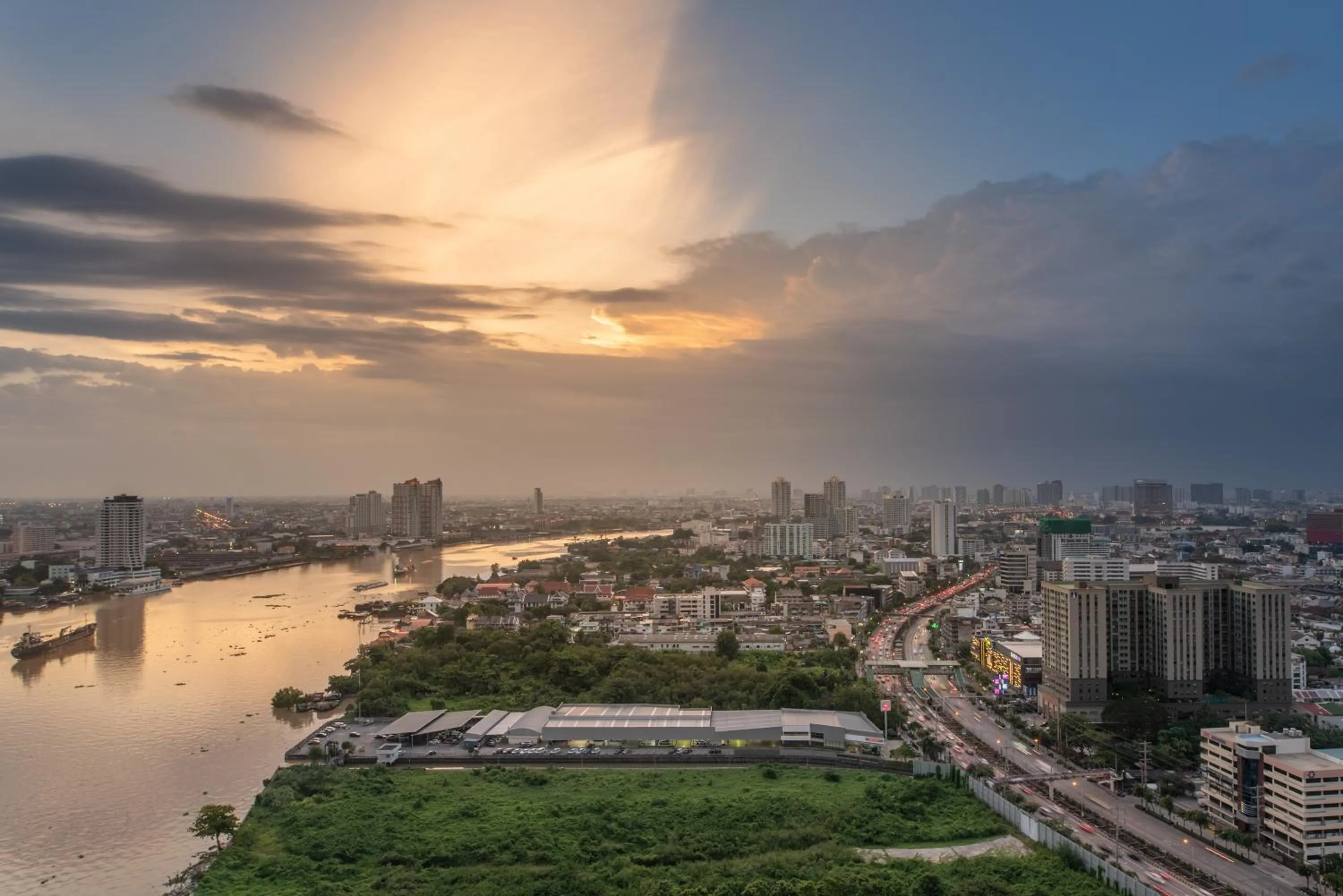 View (from property/room) in Montien Riverside Hotel Bangkok
