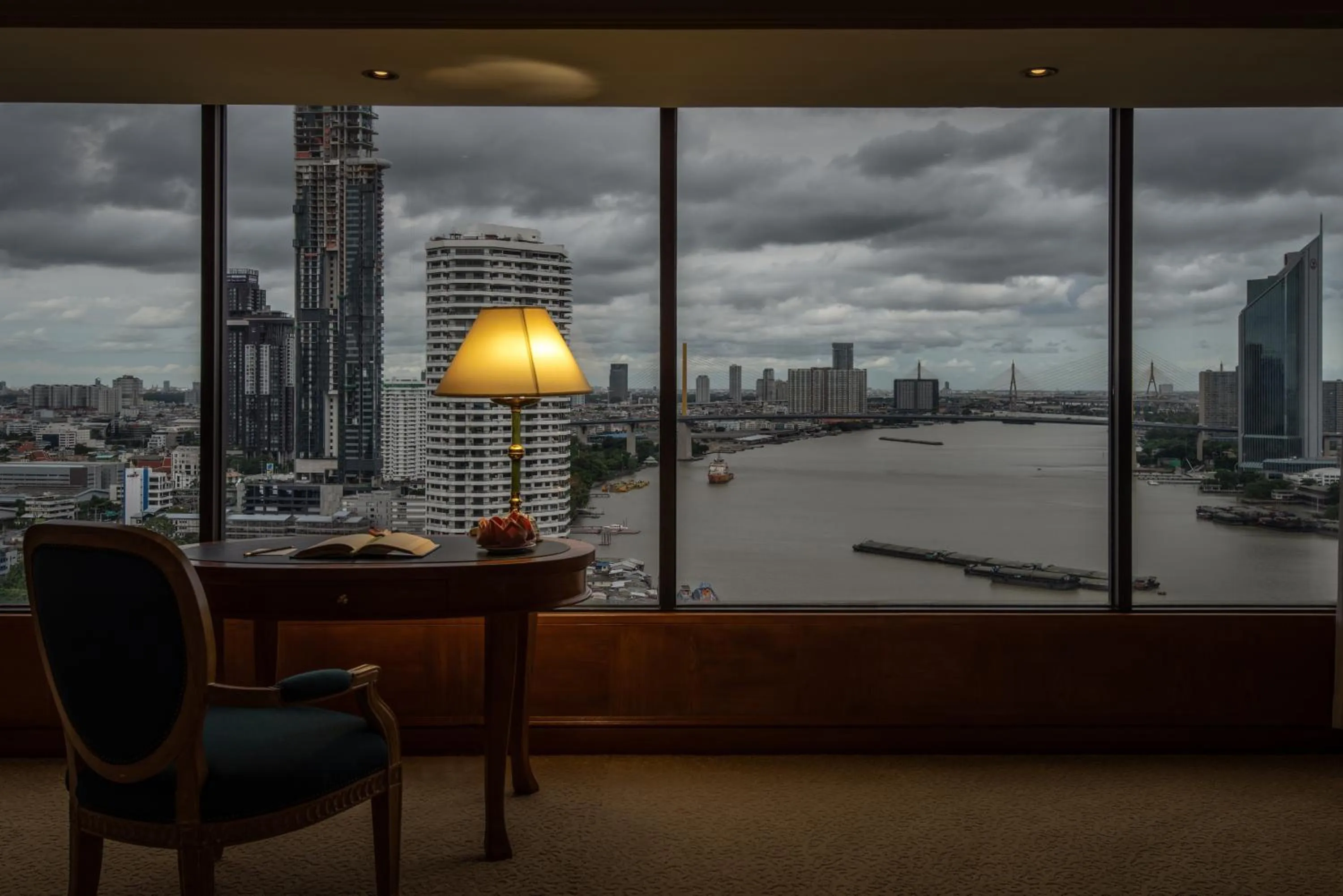 Seating area in Montien Riverside Hotel Bangkok