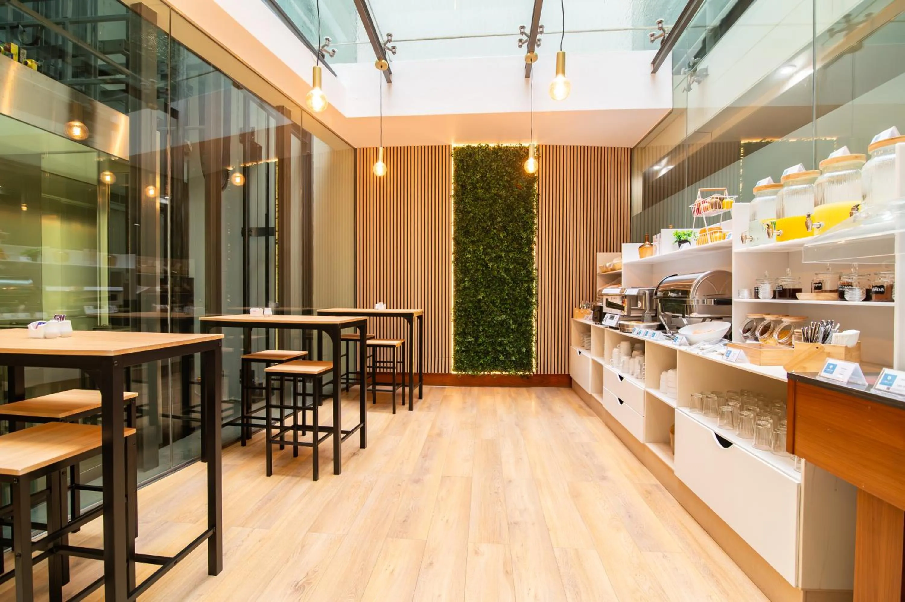 The Azoriani Boutique, Ascend Hotel Collection