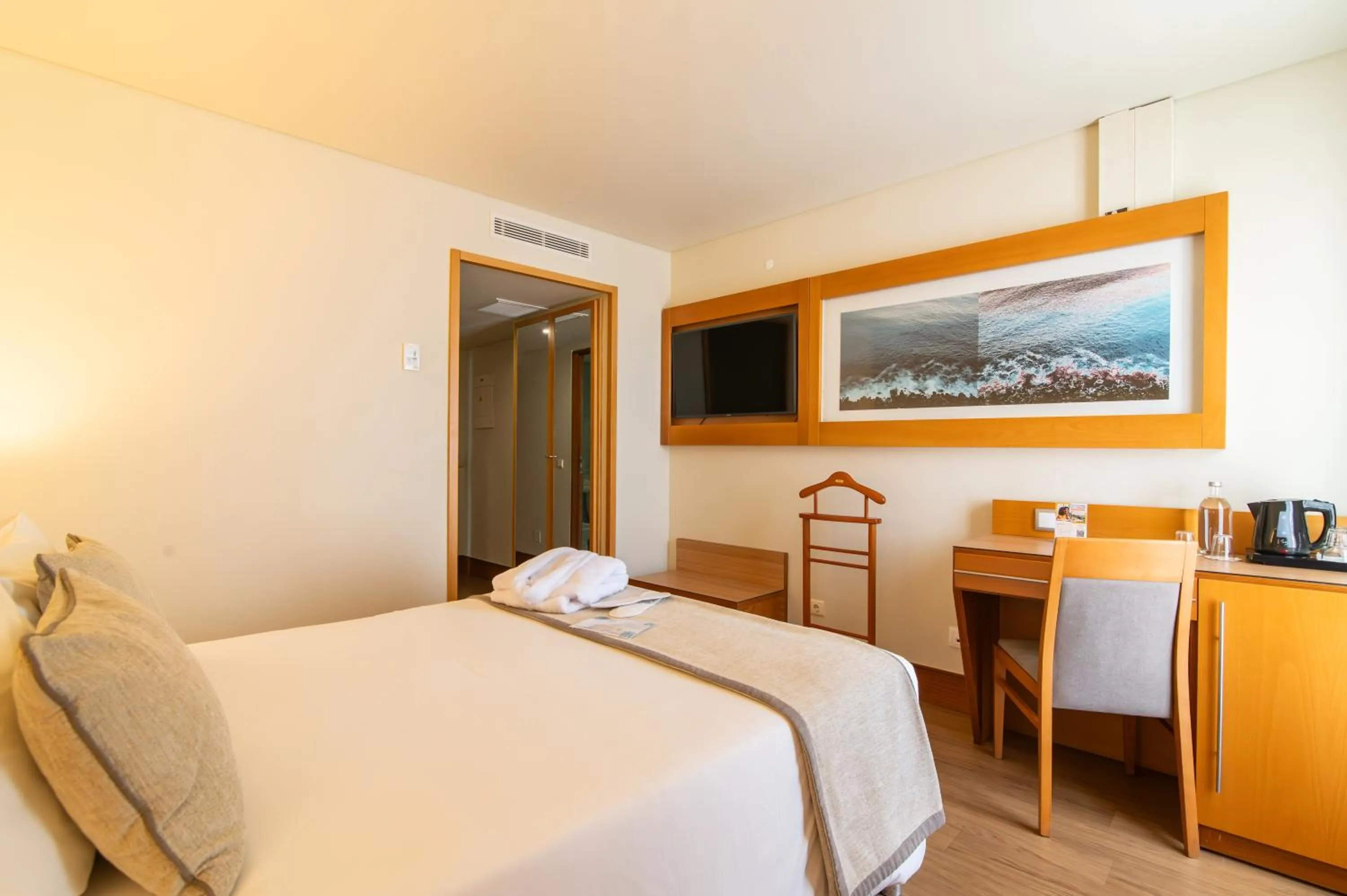 Bed in The Azoriani Boutique, Ascend Hotel Collection