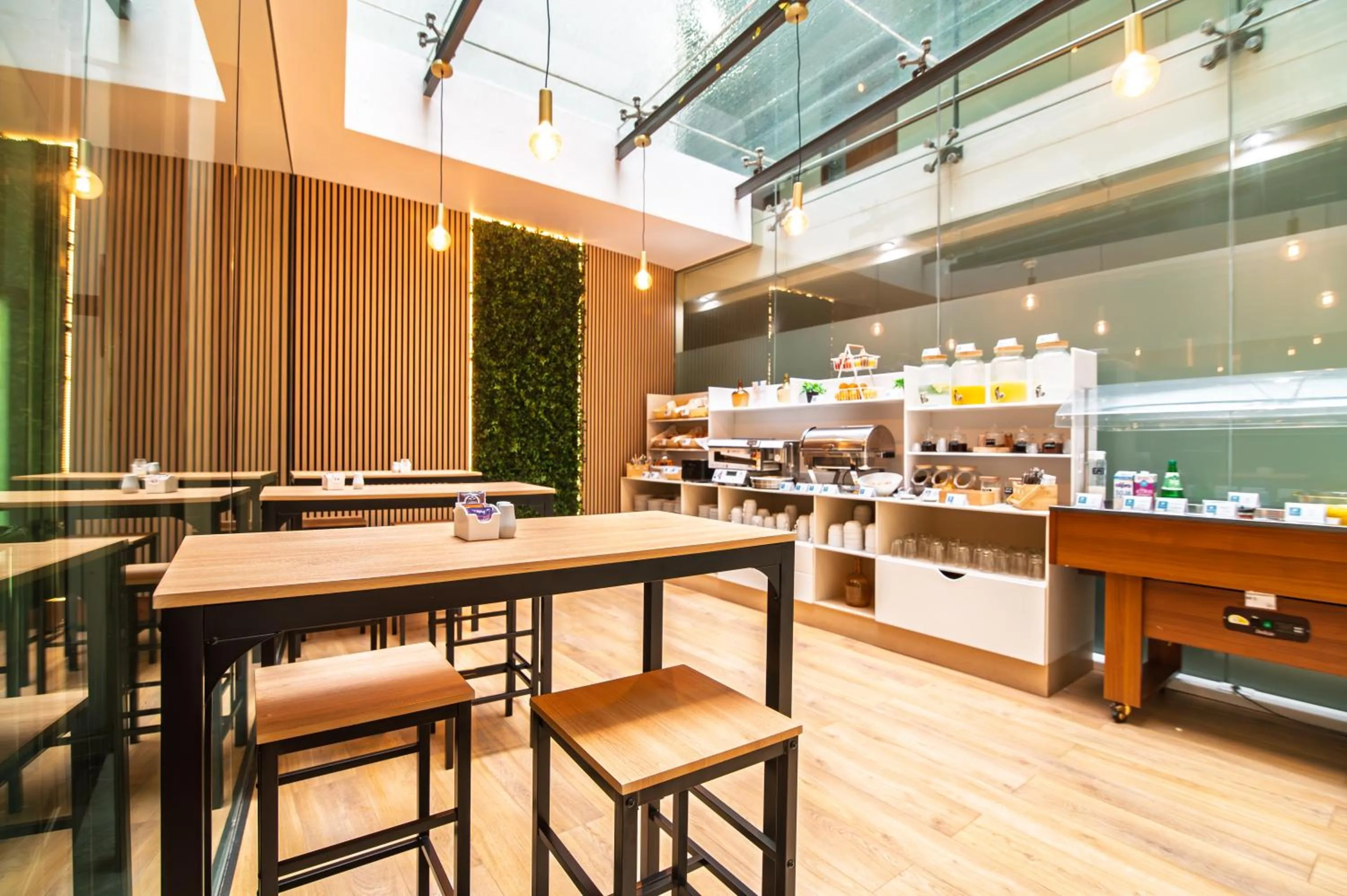 The Azoriani Boutique, Ascend Hotel Collection