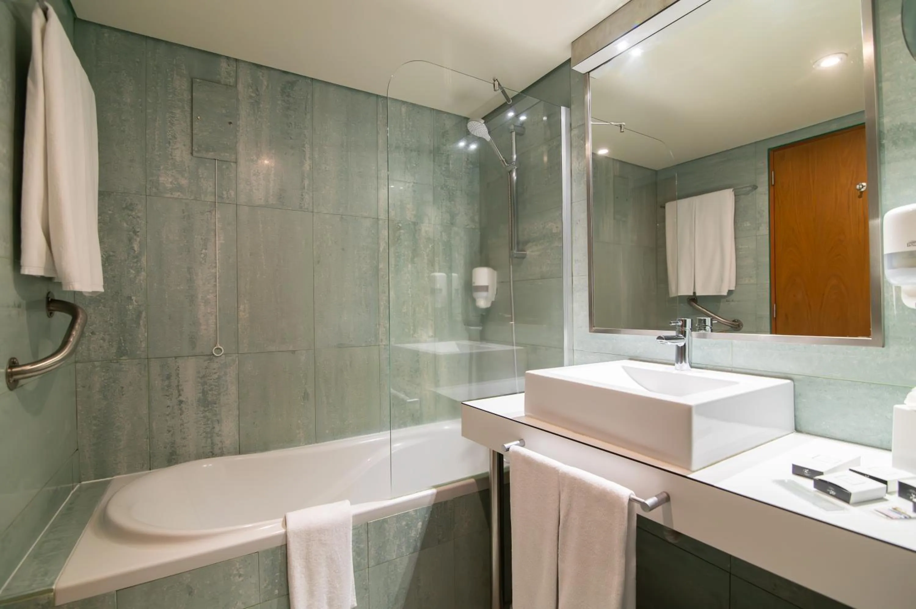 The Azoriani Boutique, Ascend Hotel Collection