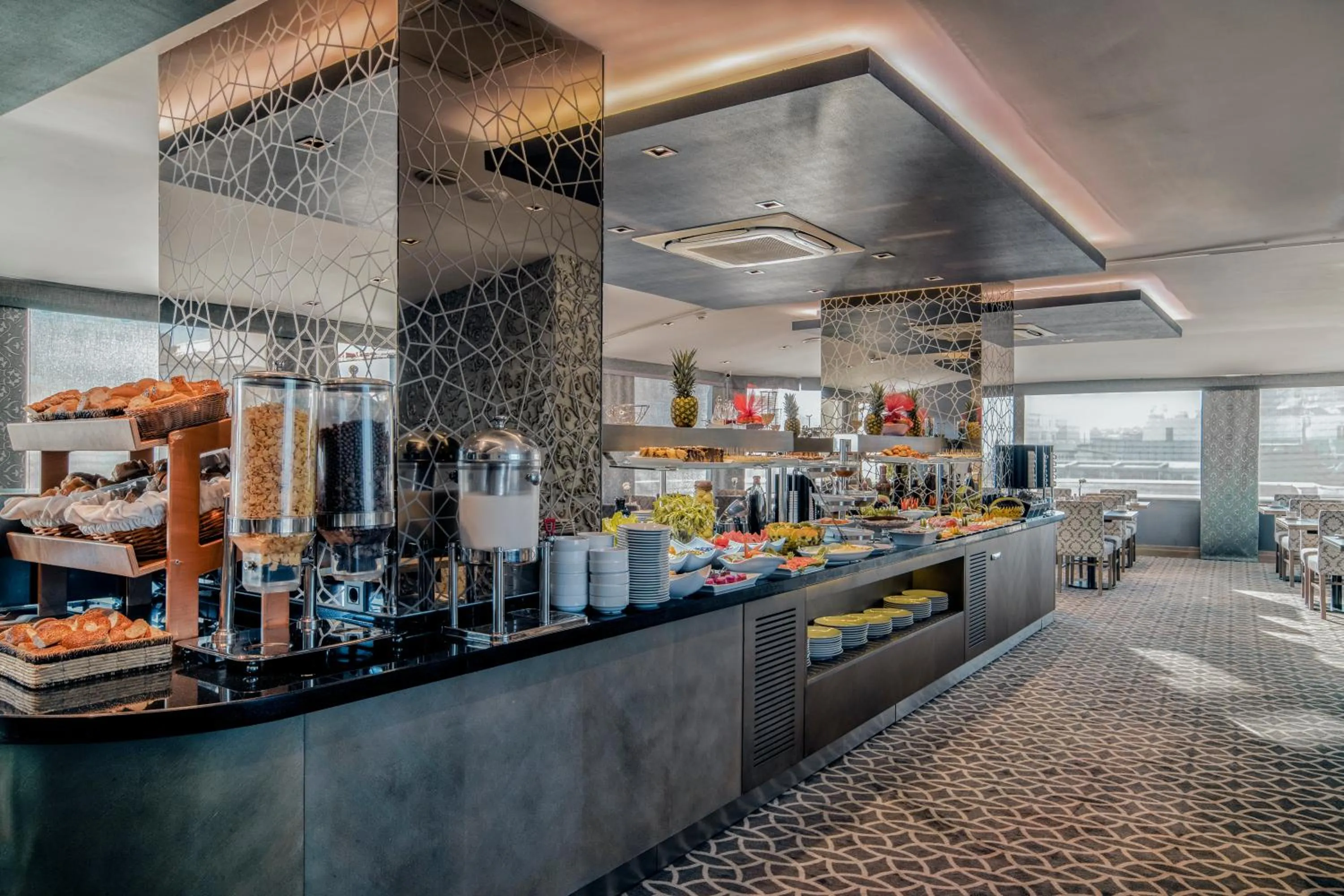 Food and drinks in AHC Grand Bazaar Hotel