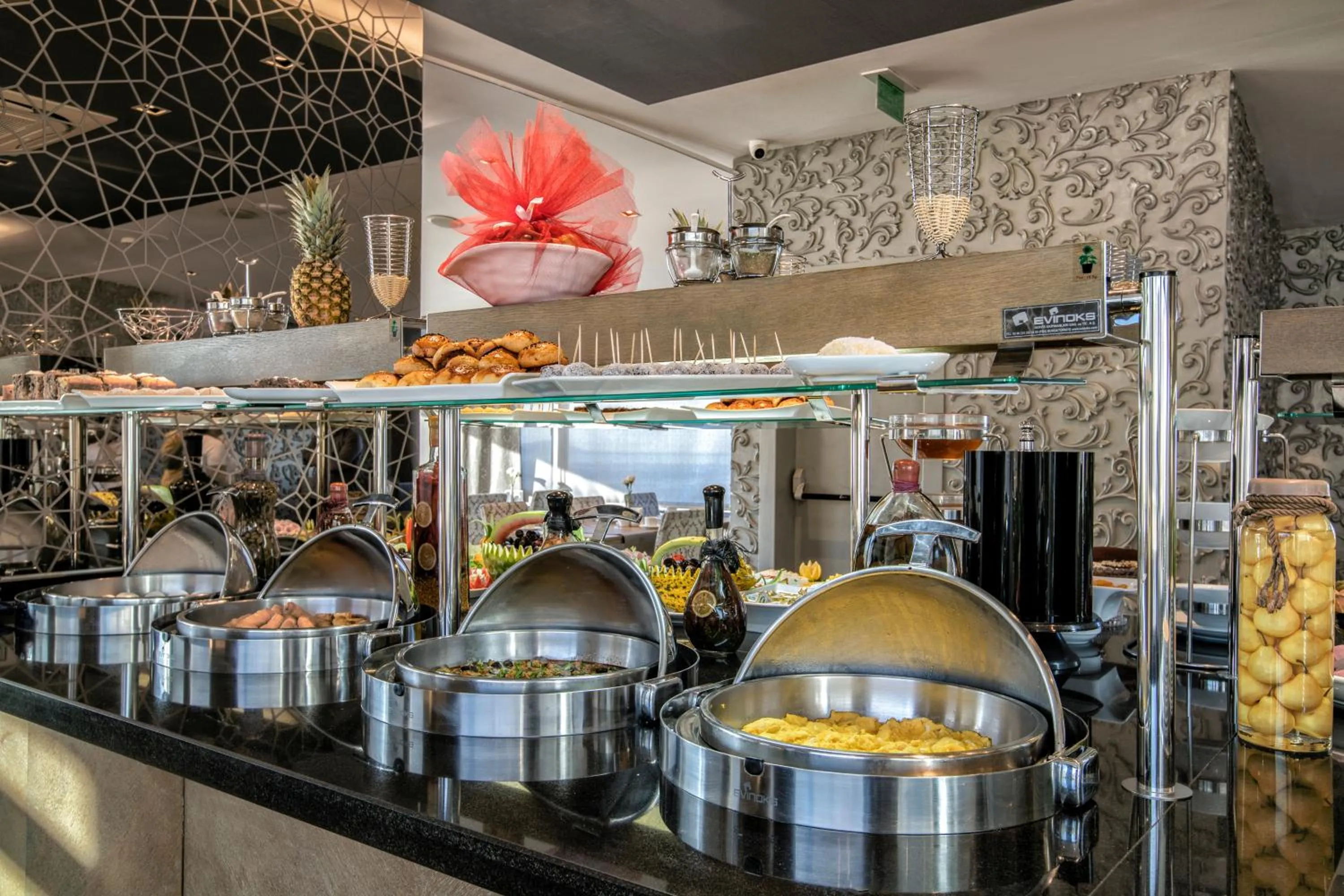 Food and drinks in AHC Grand Bazaar Hotel