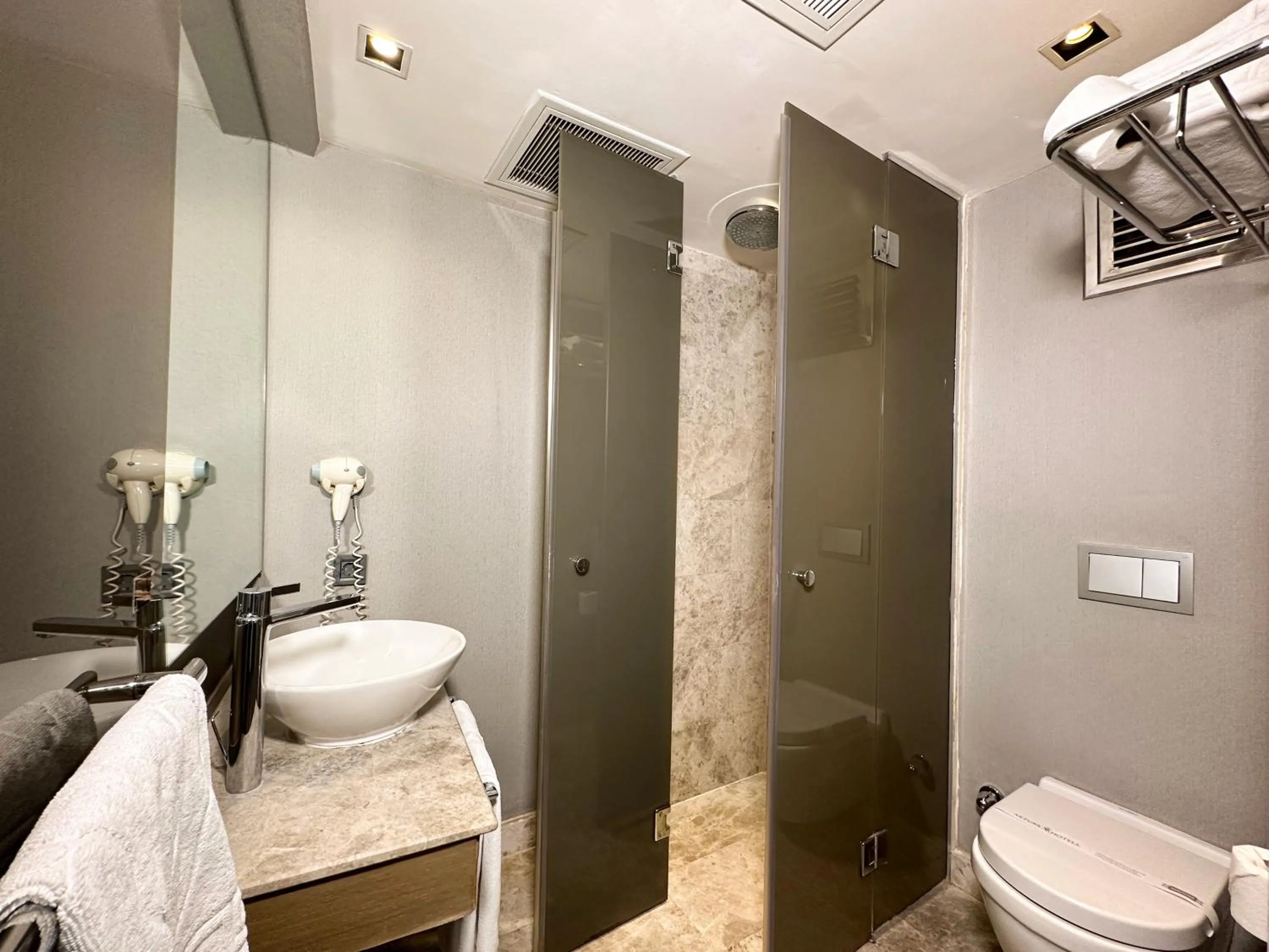 Shower in AHC Grand Bazaar Hotel