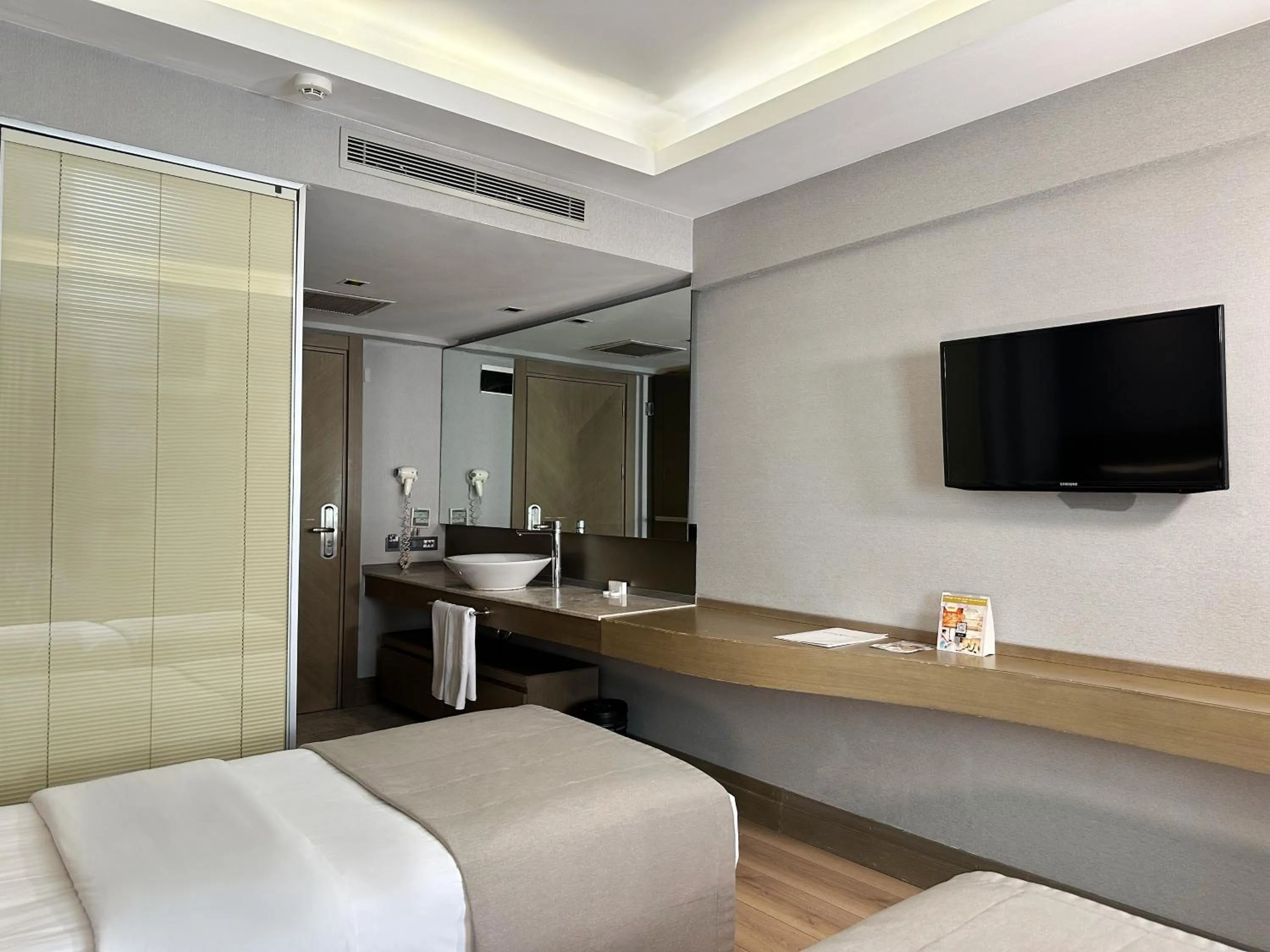 Shower in AHC Grand Bazaar Hotel