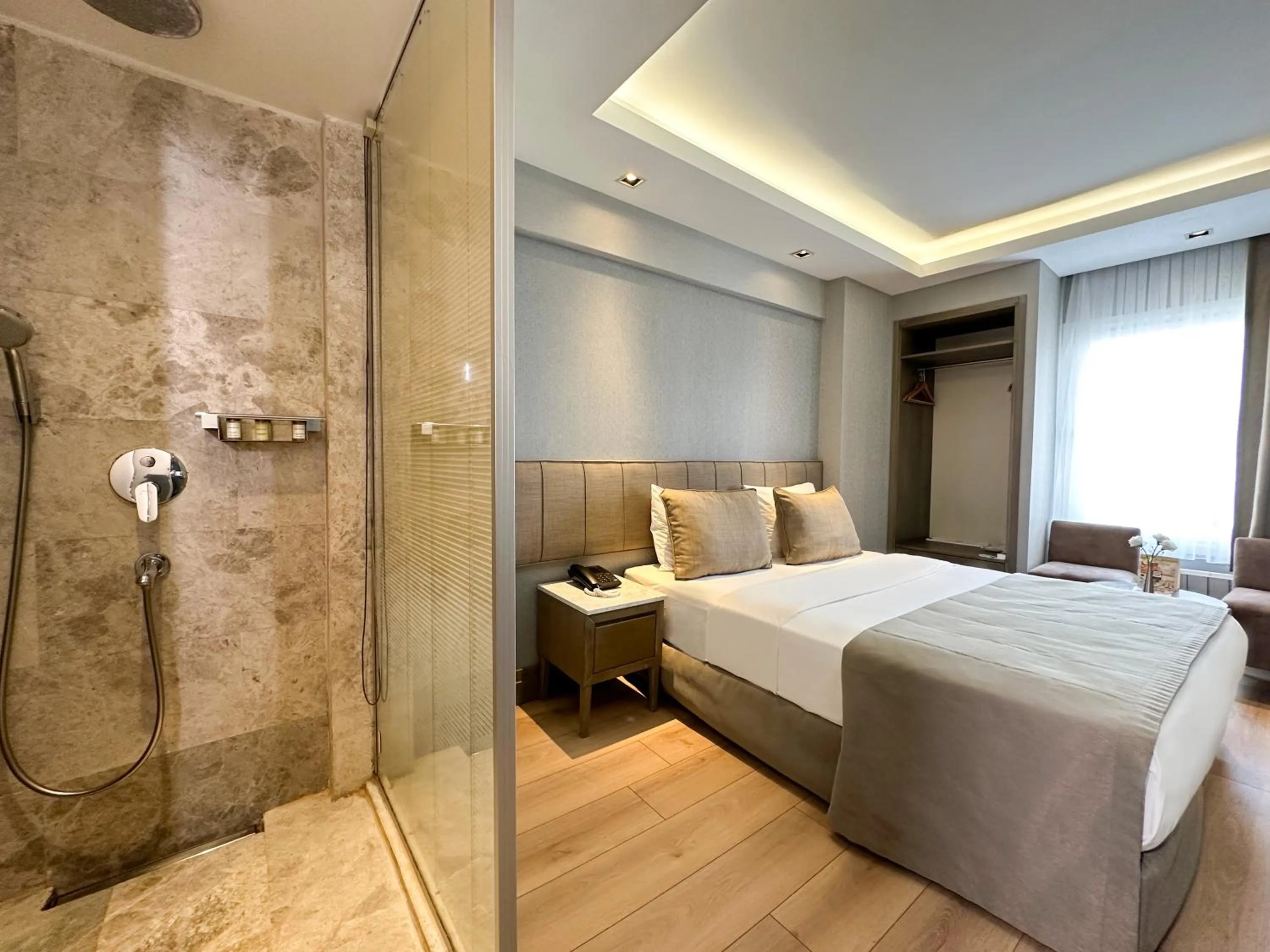 Shower, Bed in AHC Grand Bazaar Hotel