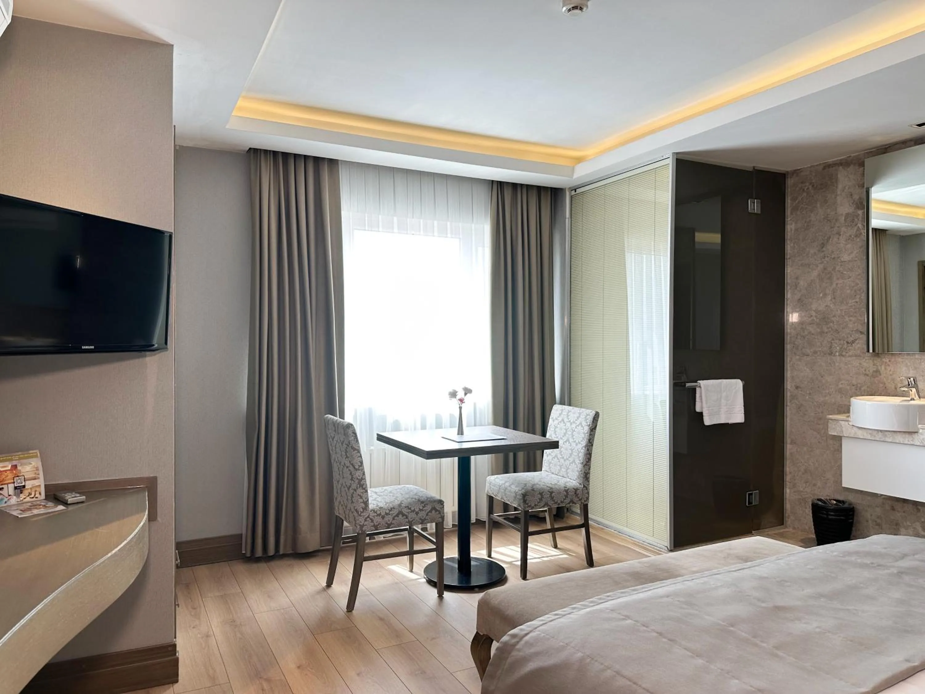 Shower, Bed in AHC Grand Bazaar Hotel