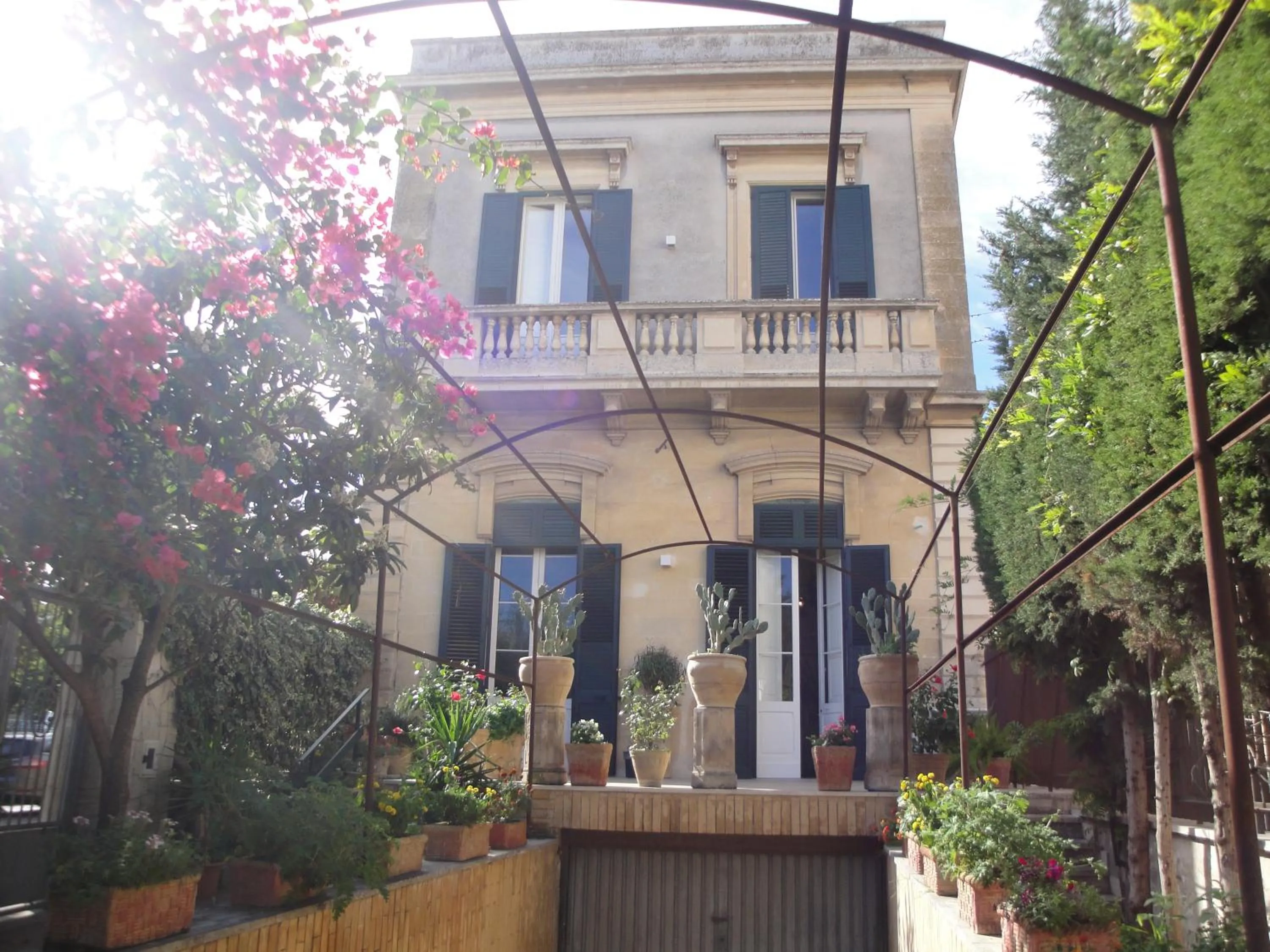 Property building in Le Signorine B&B Lecce