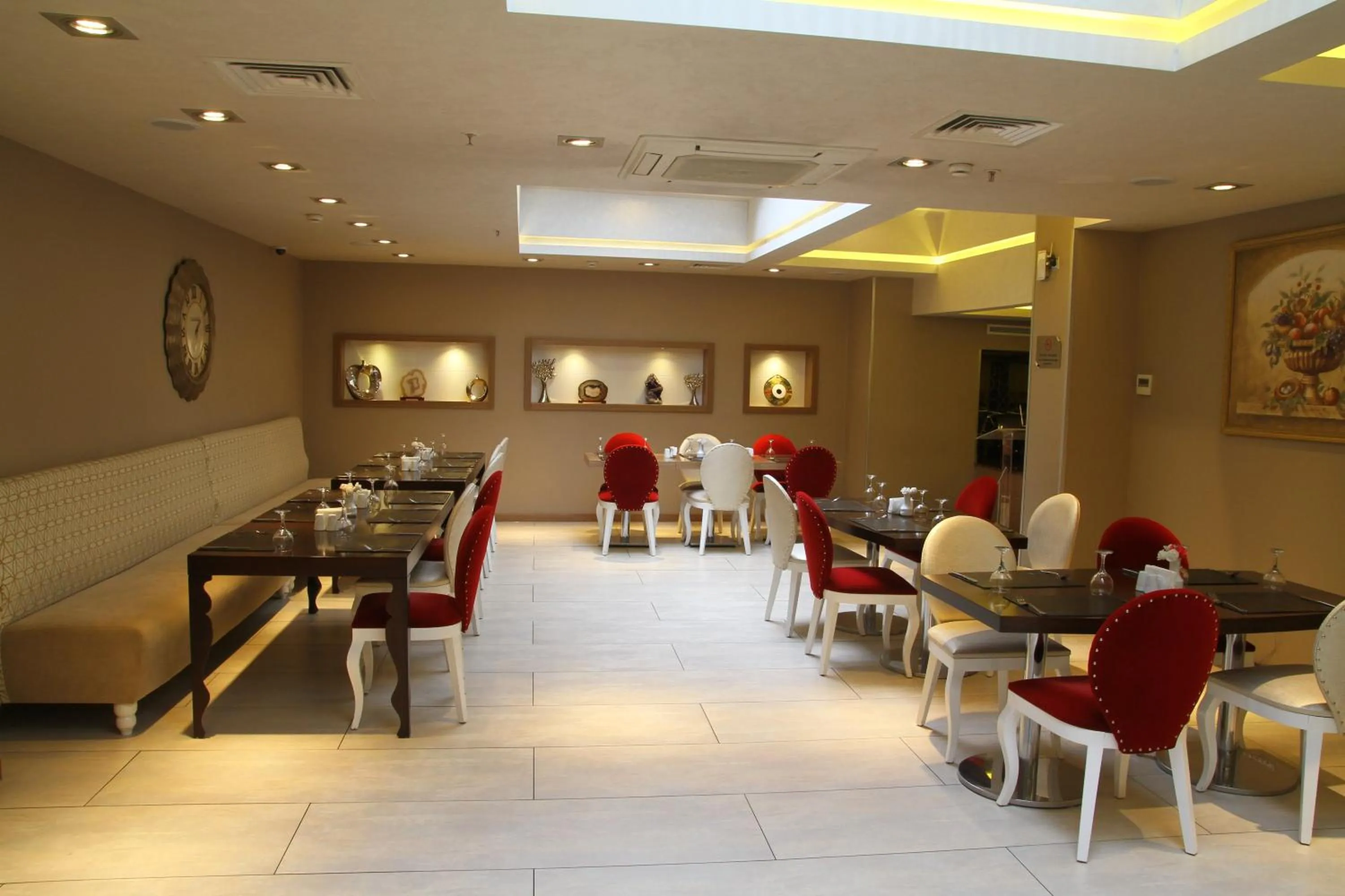 Restaurant/places to eat in The Time Hotel Old City