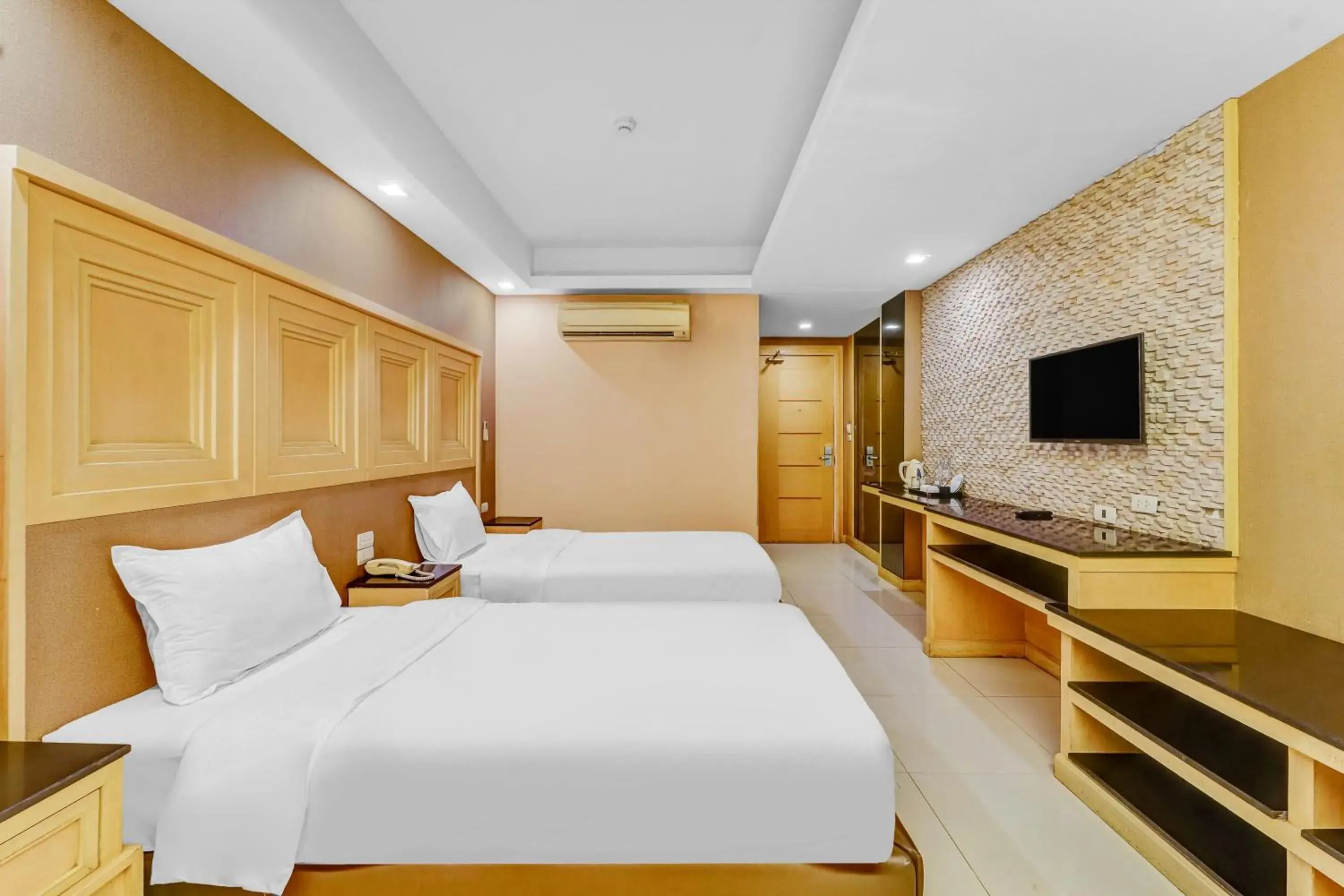 Deluxe Twin Room - single occupancy in UPAR Hotels Sukhumvit 11 Nana Deluxe Twin Room - single occupancy in UPAR Hotels Sukhumvit 11 Nana
