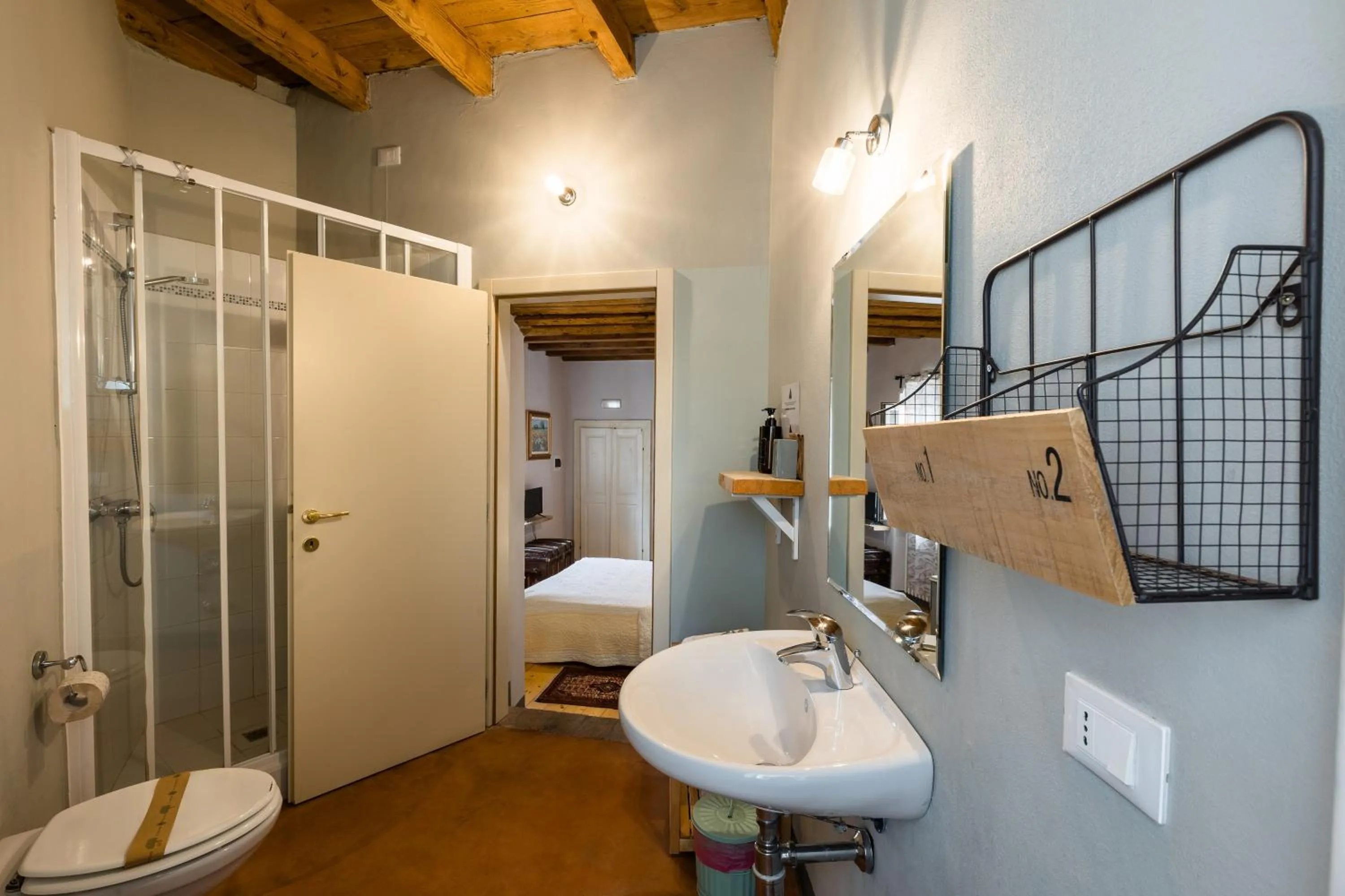 Shower in B&B Corte del Mincio