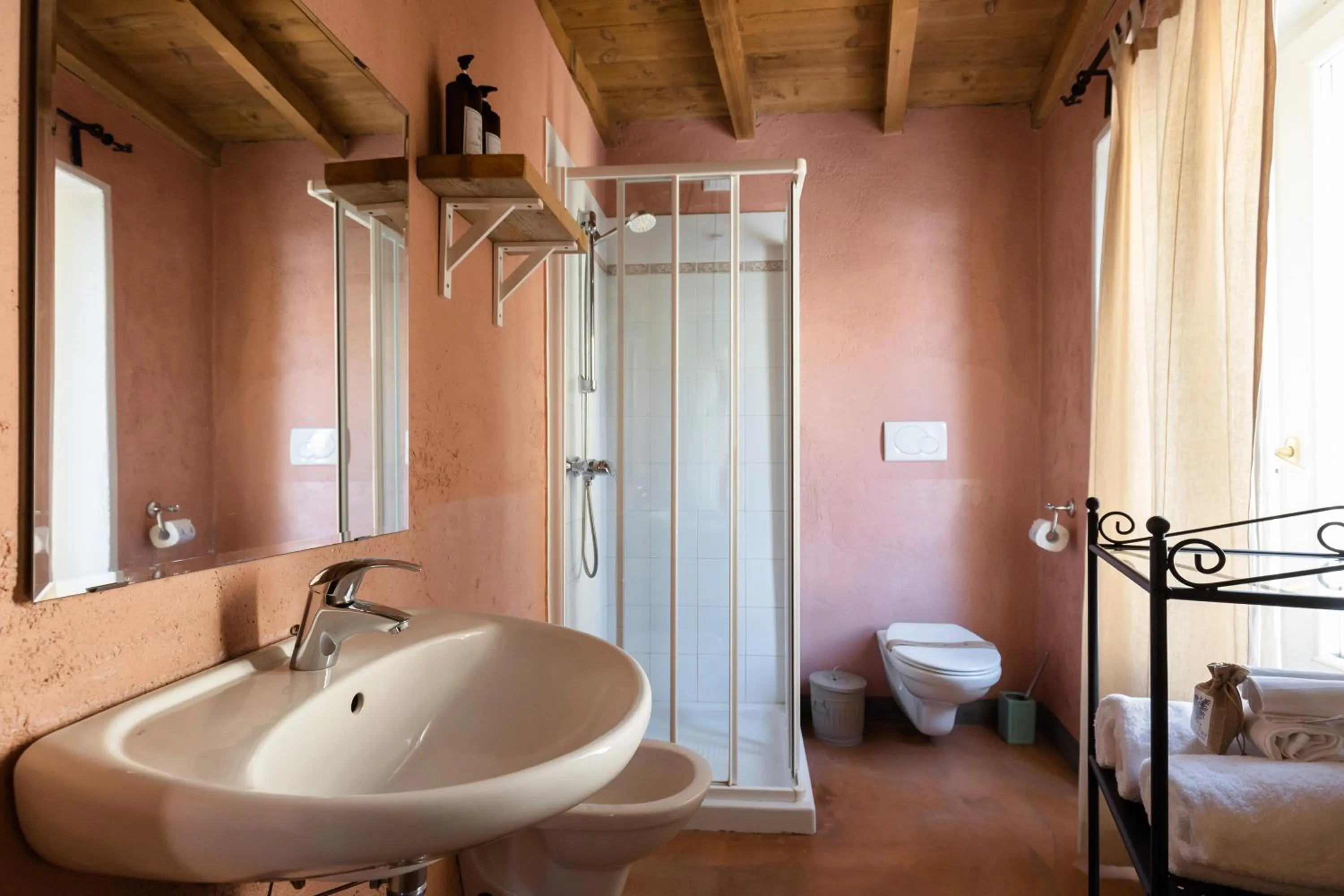 Shower in B&B Corte del Mincio
