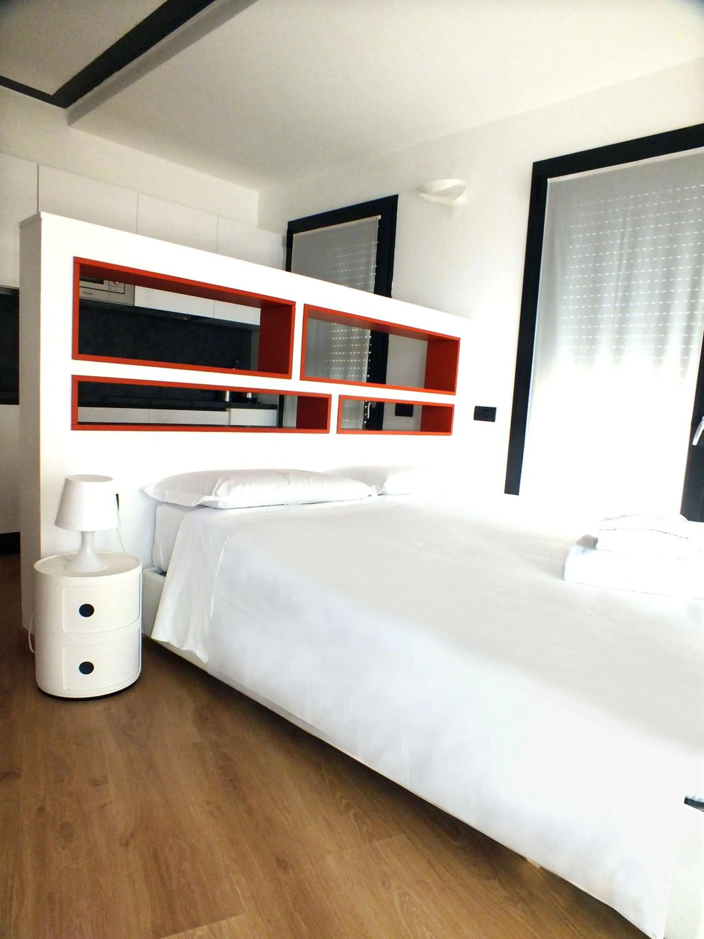 Bed in BB Hotels Aparthotel Isola