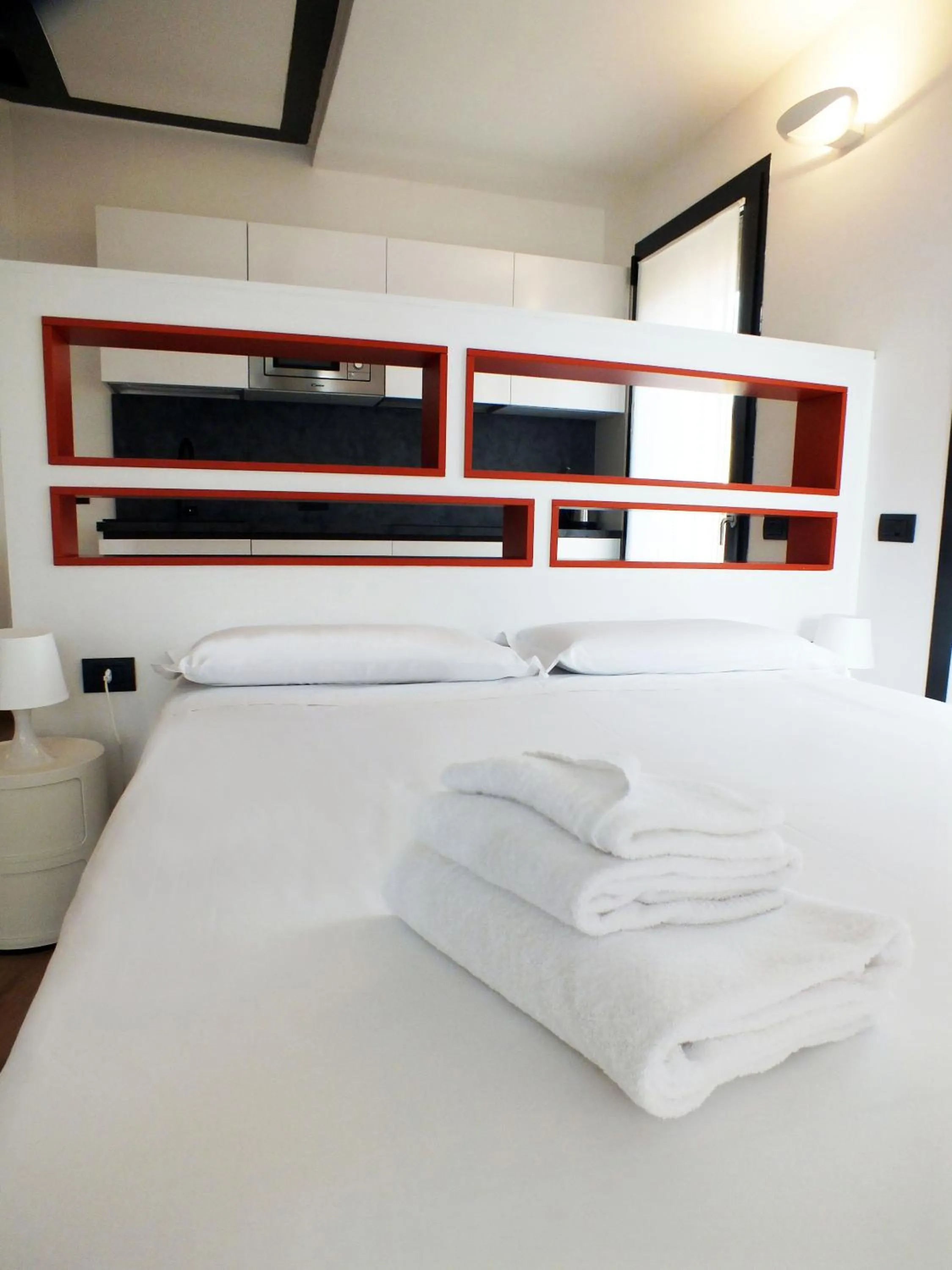 Bed in BB Hotels Aparthotel Isola