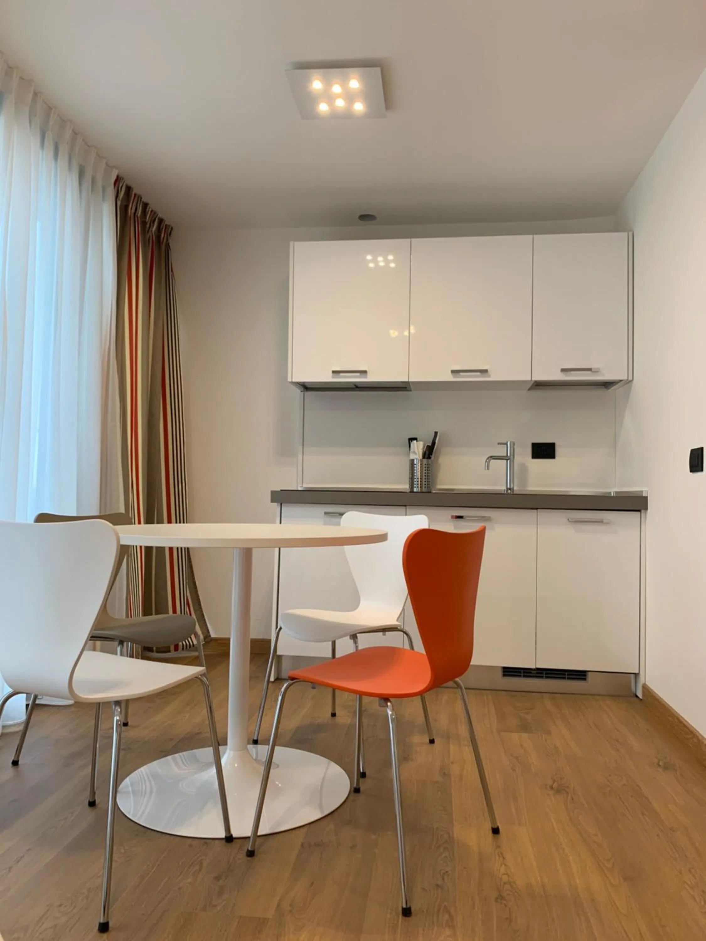 Kitchen or kitchenette in BB Hotels Aparthotel Isola