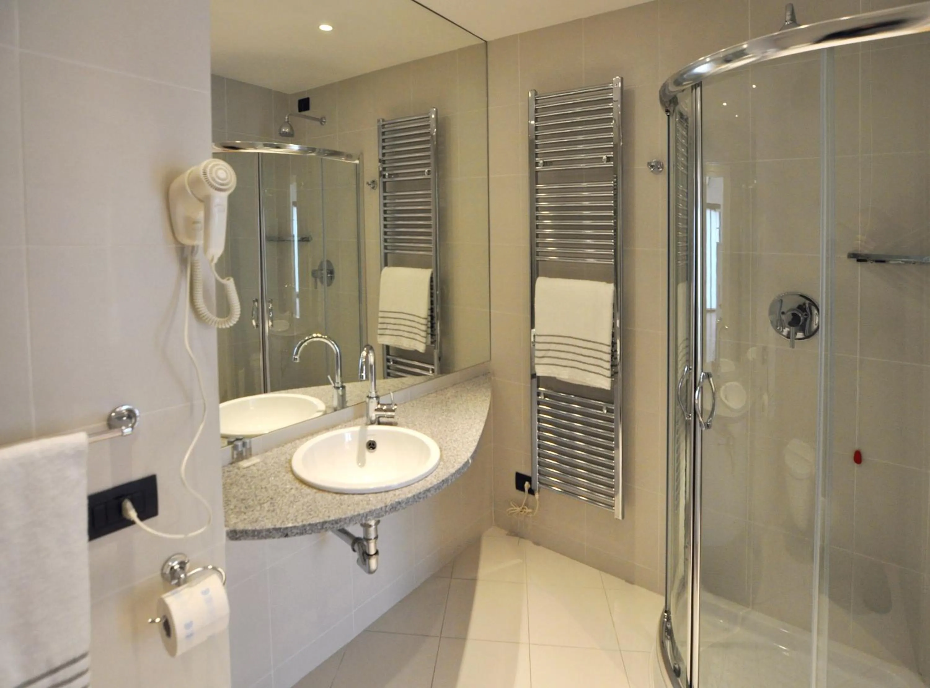 Bathroom in BB Hotels Aparthotel Isola