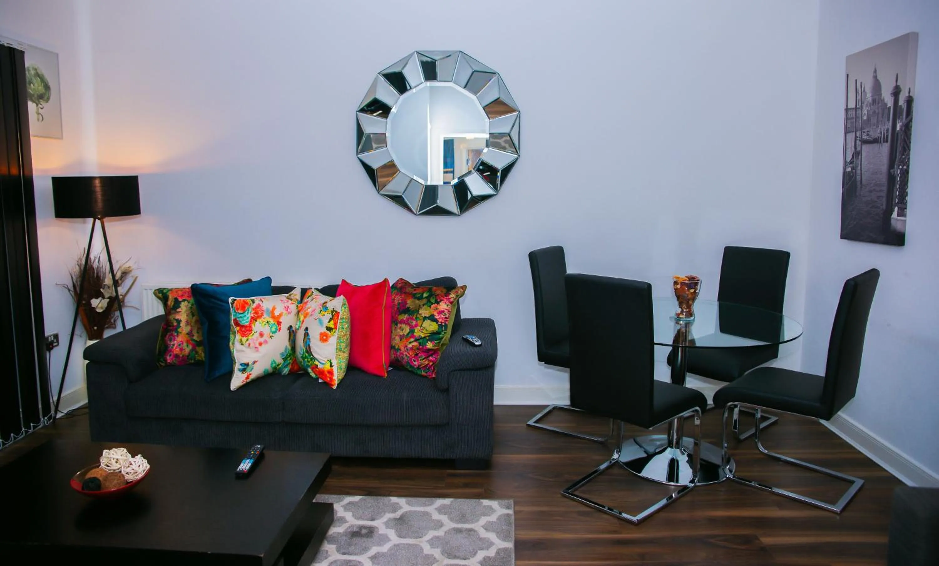 MODERN 2 BEDROOM APARTMENT