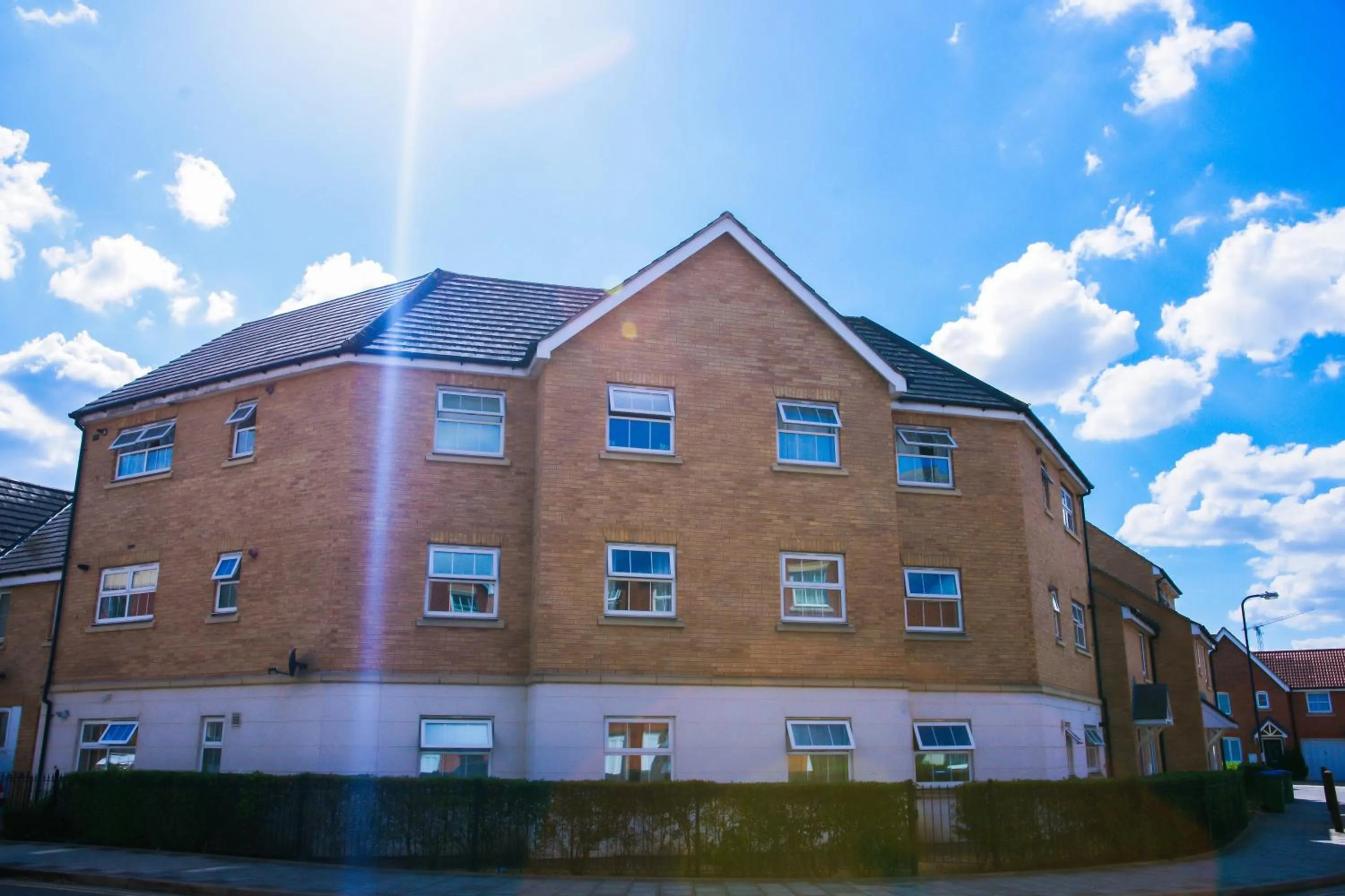 MODERN 2 BEDROOM APARTMENT