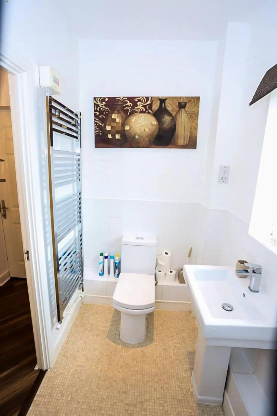 MODERN 2 BEDROOM APARTMENT