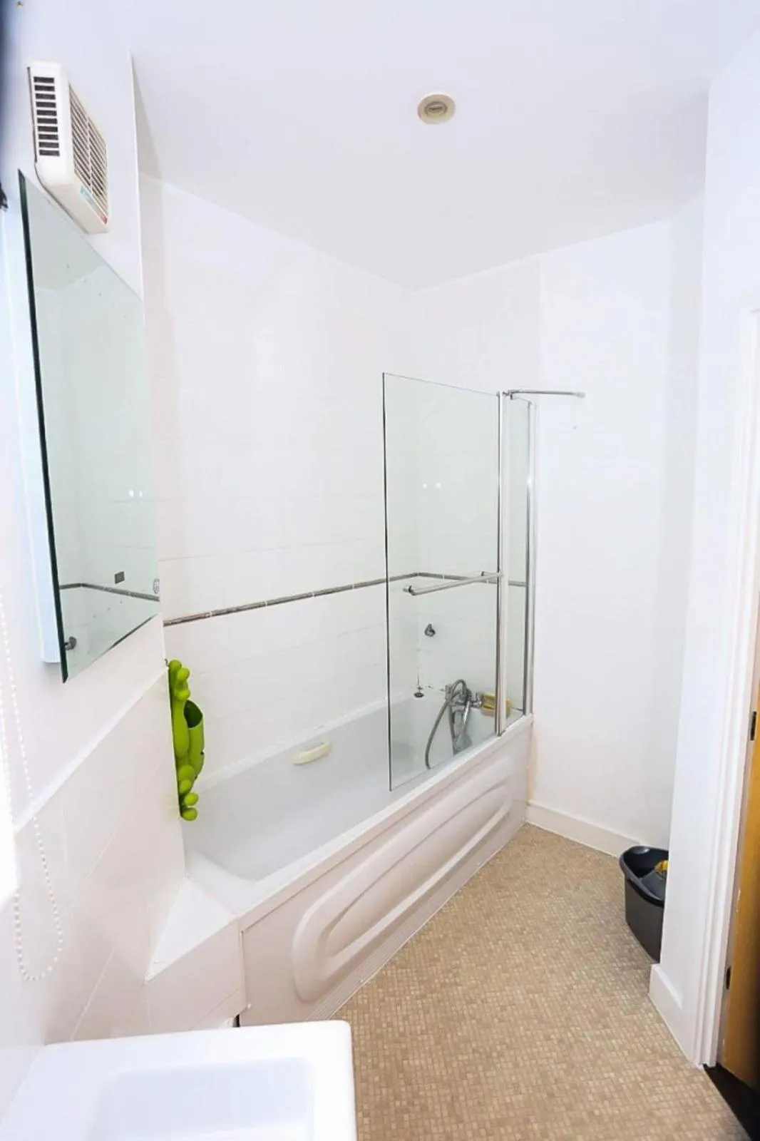 MODERN 2 BEDROOM APARTMENT