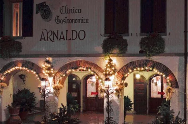 Restaurant/places to eat in Hotel Arnaldo Aquila D’oro