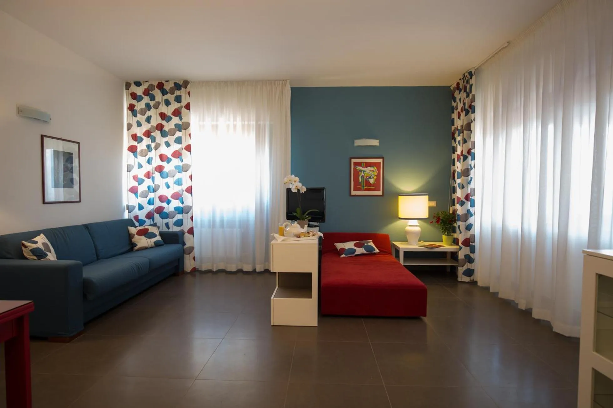 Living room, Bed in Marbela Apartments & Suites