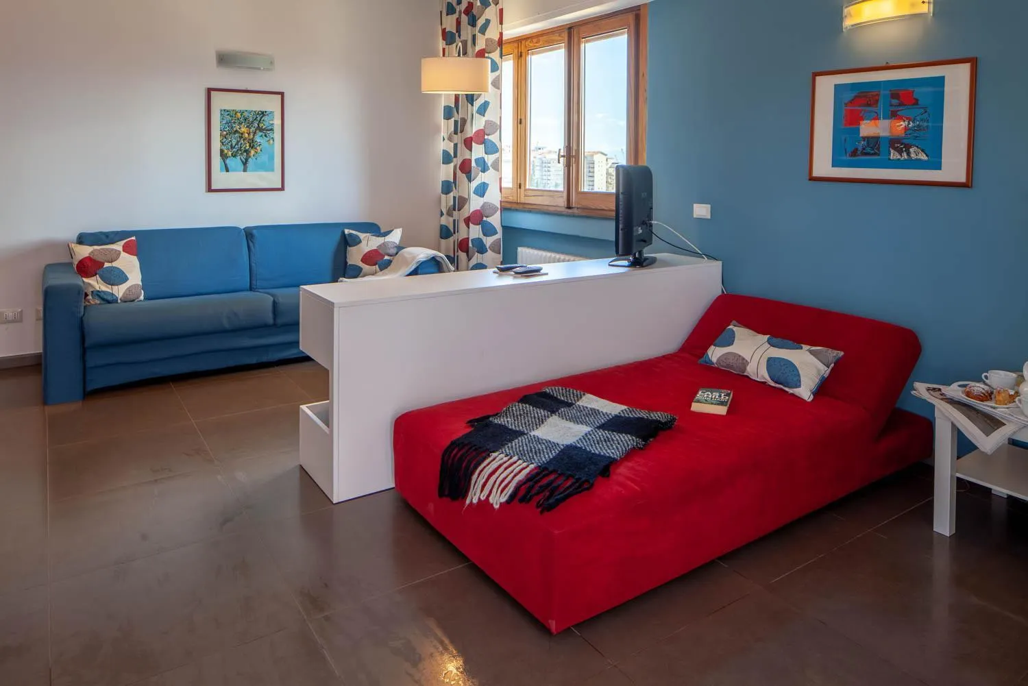 Living room, Bed in Marbela Apartments & Suites