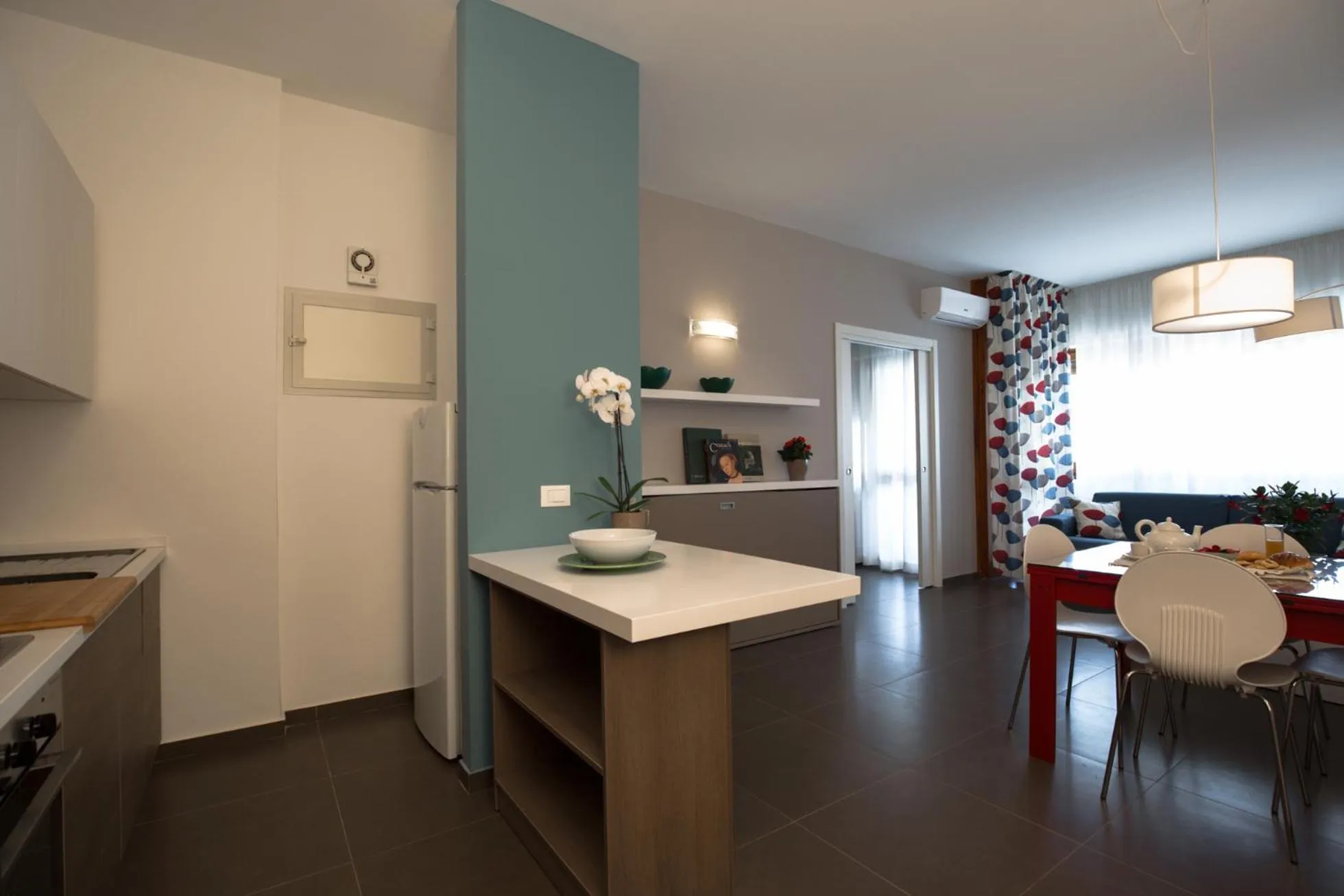 Dining area in Marbela Apartments & Suites