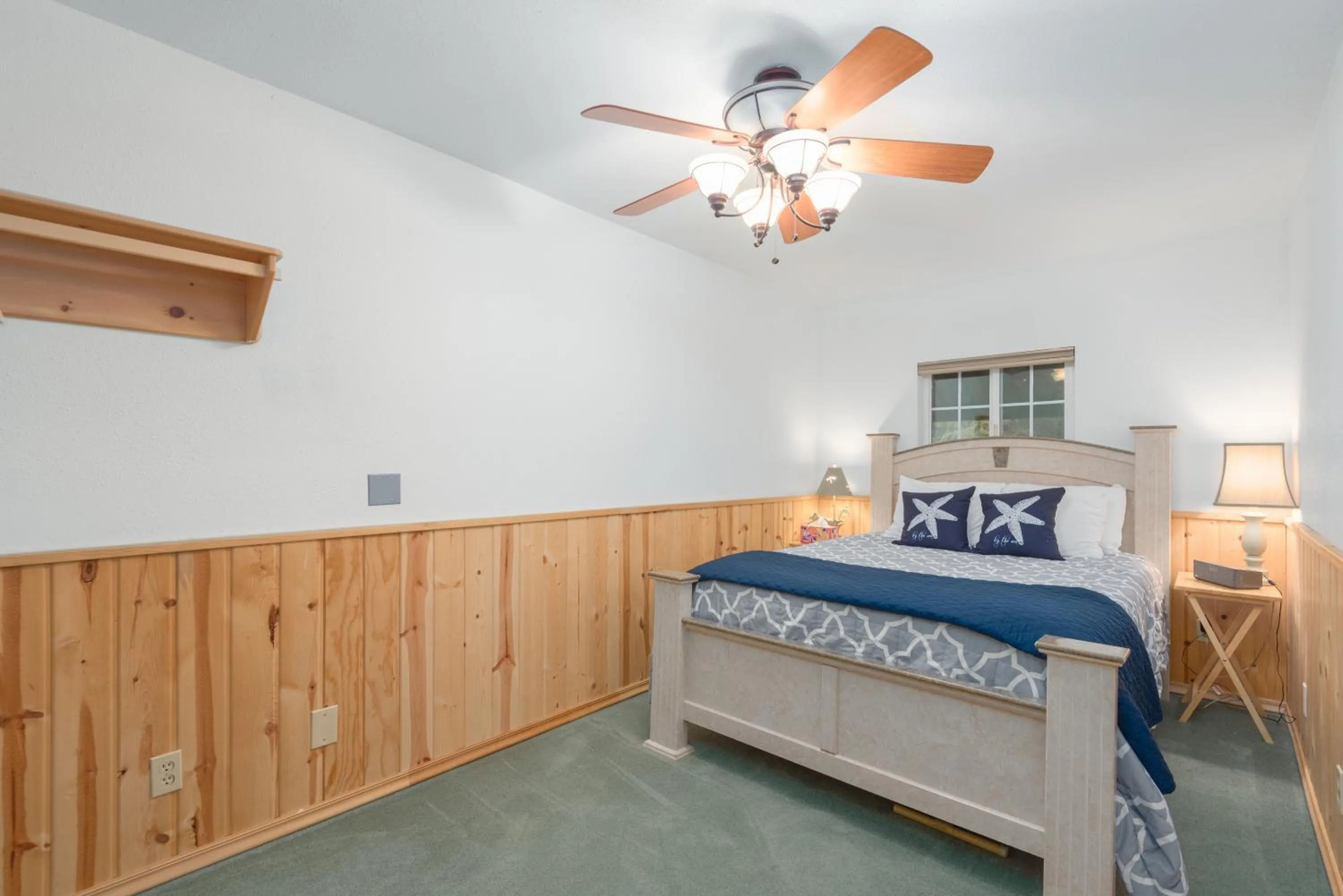 Photo of the whole room, Bed in Hope's Hideaway, LLC