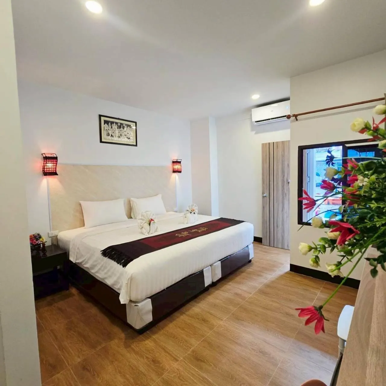 Bed in Silver Resortel