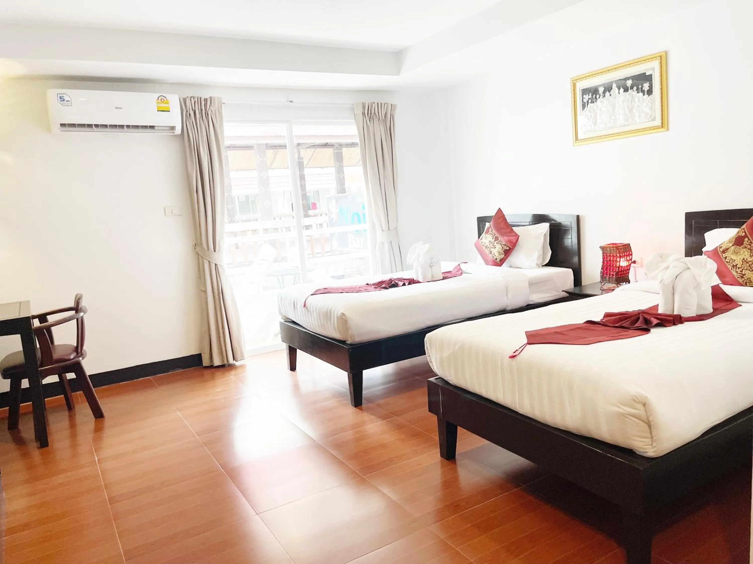 Bed in Silver Resortel