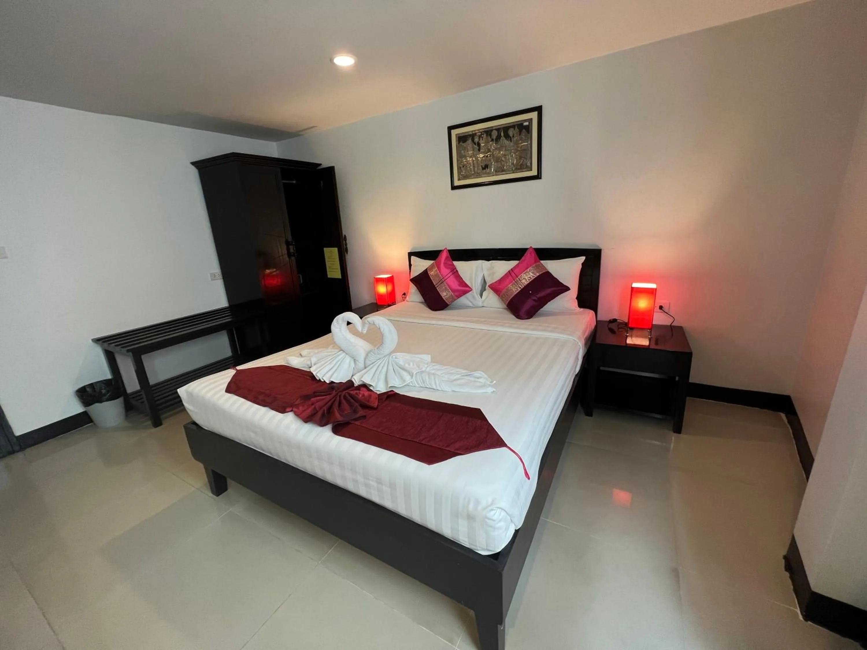 Bedroom, Bed in Silver Resortel