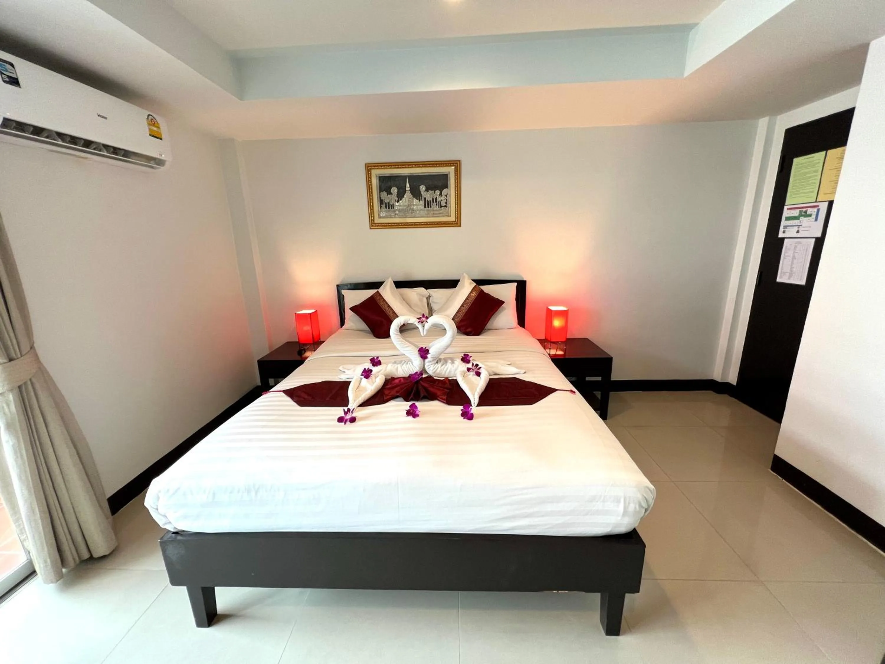 Bedroom, Bed in Silver Resortel