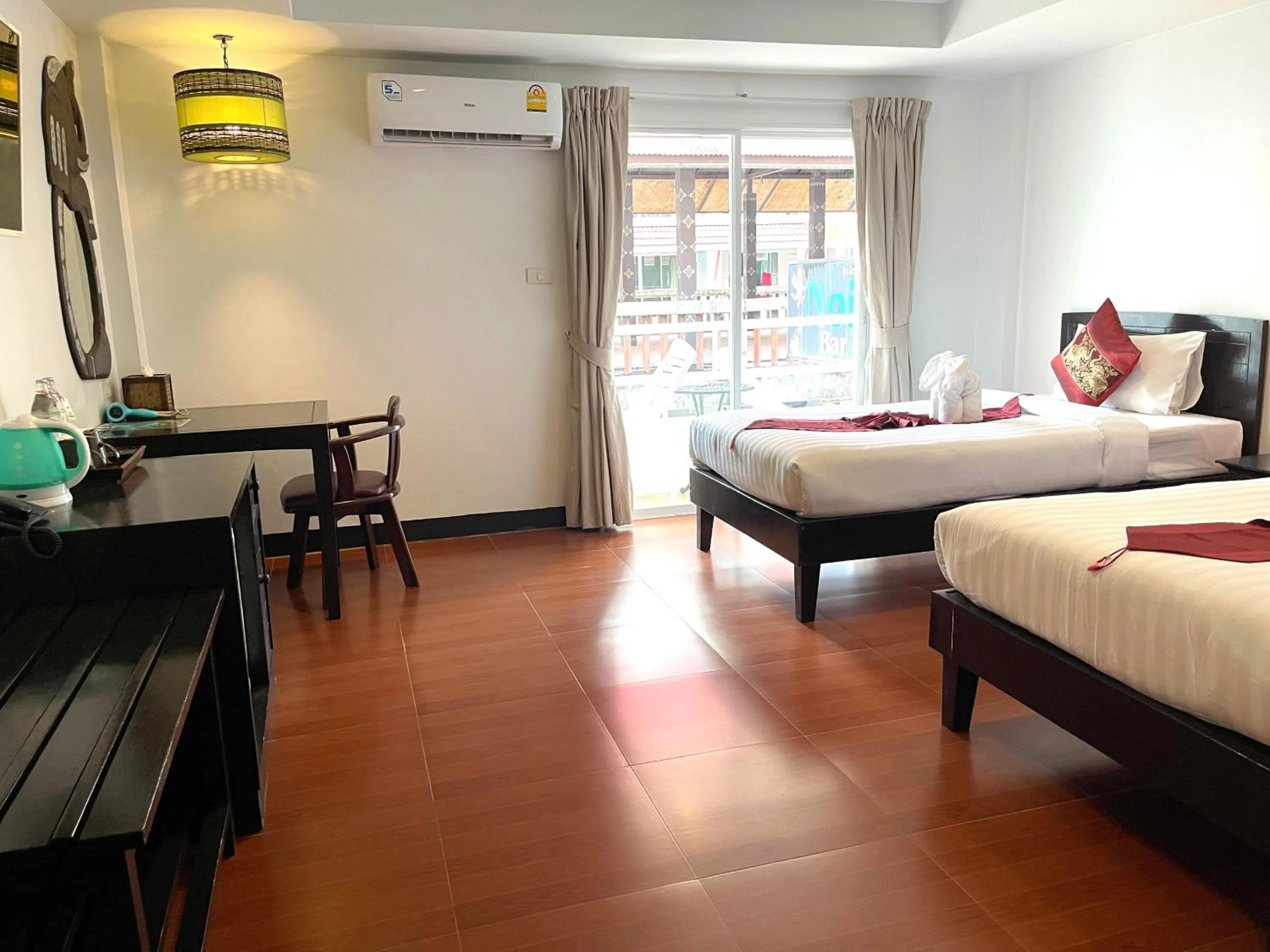 Bed in Silver Resortel