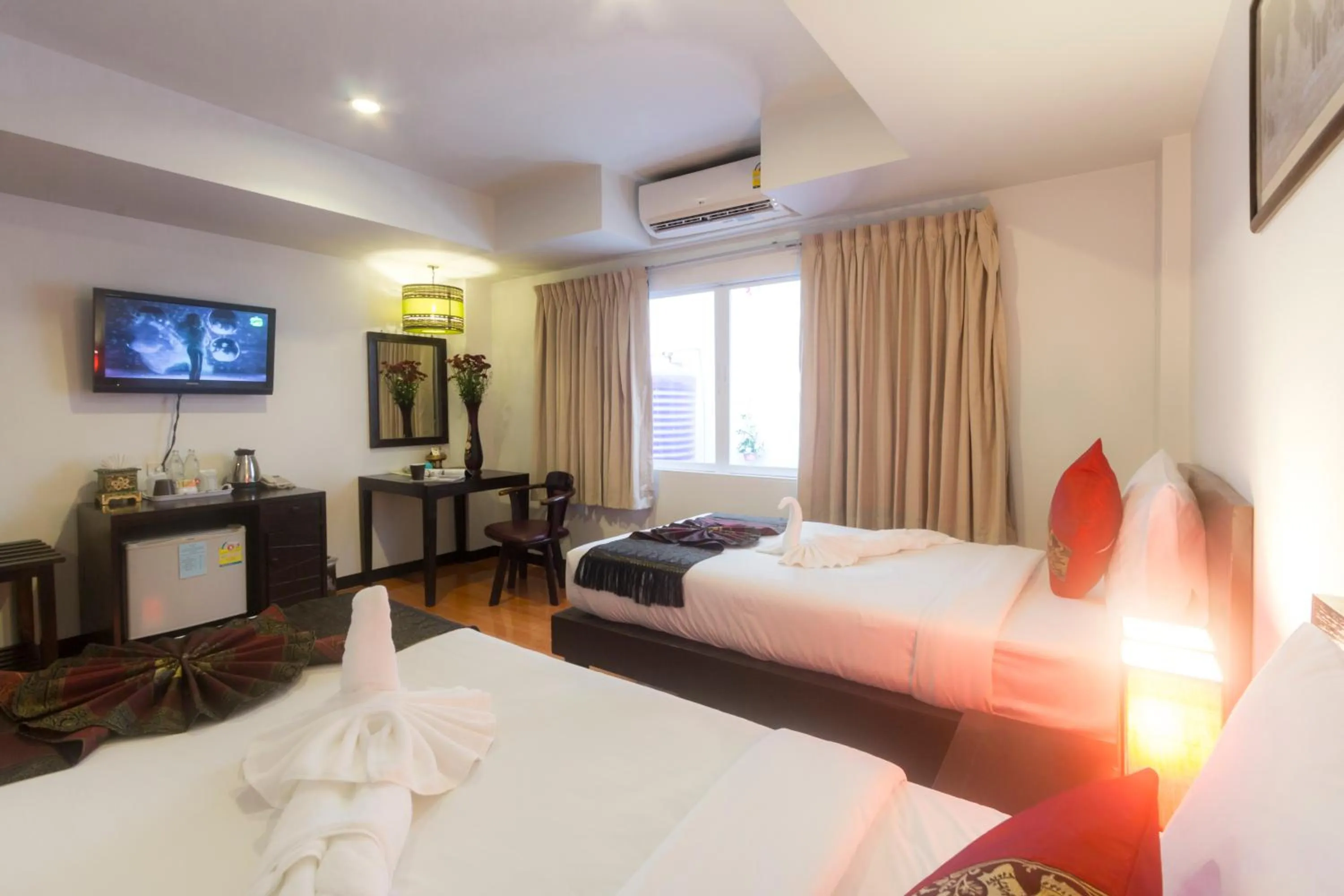 Bedroom, Bed in Silver Resortel